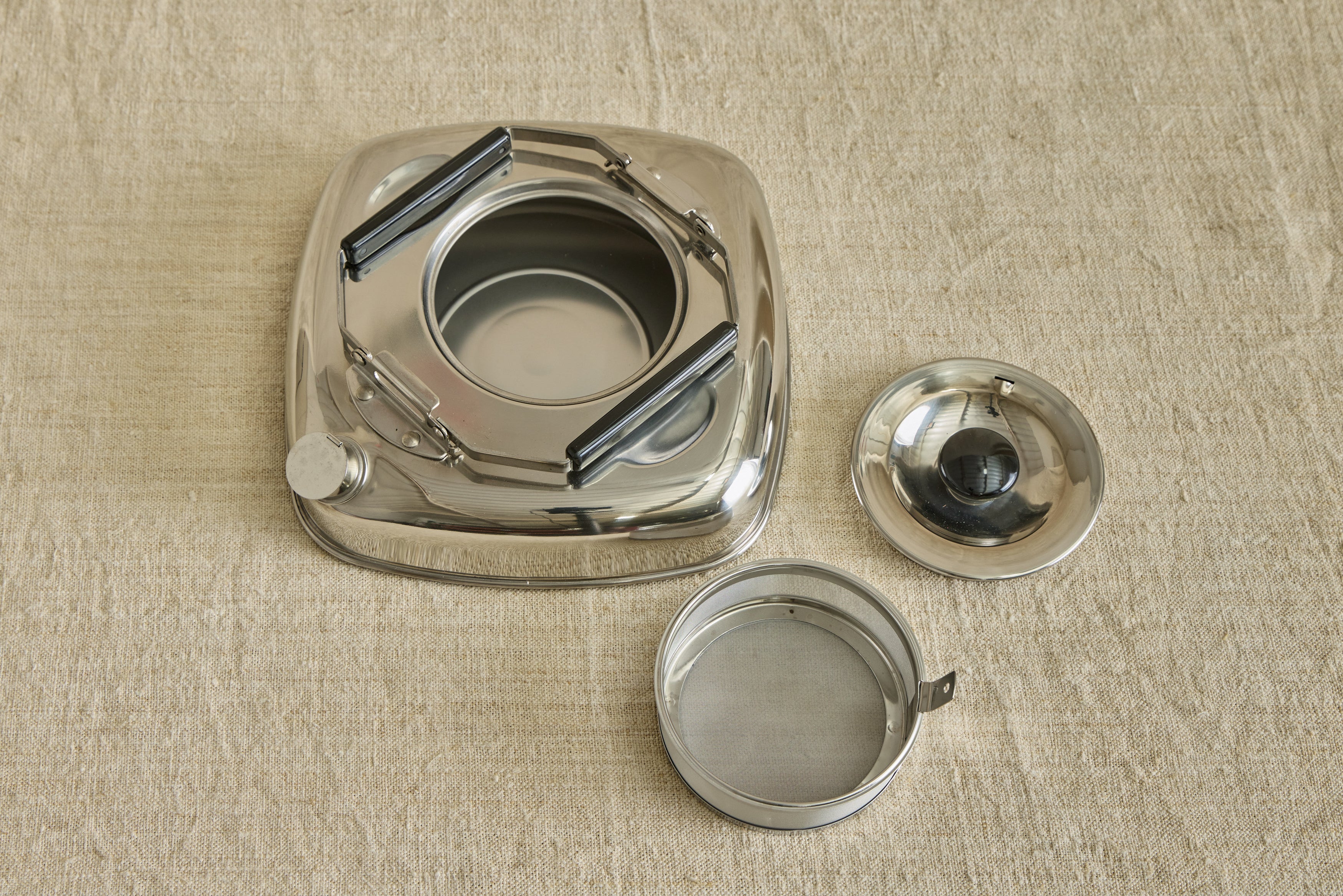 Japanese Cube Kettle with Strainer