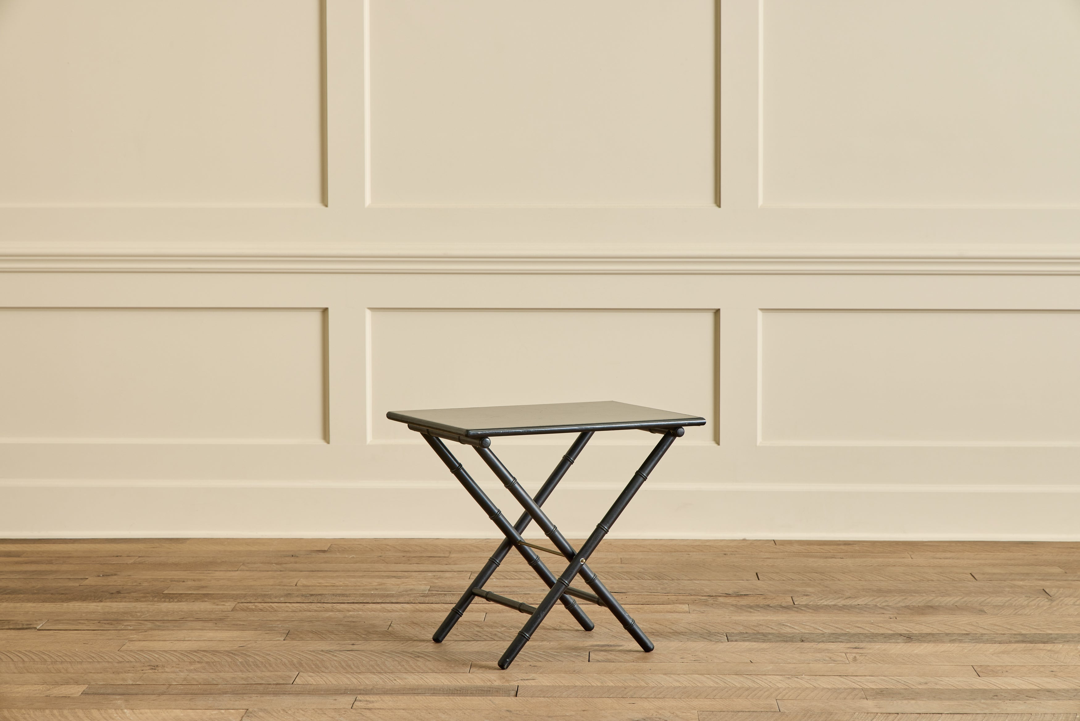 VTG BLACK FAUX BAMBOO SIDE TABLE