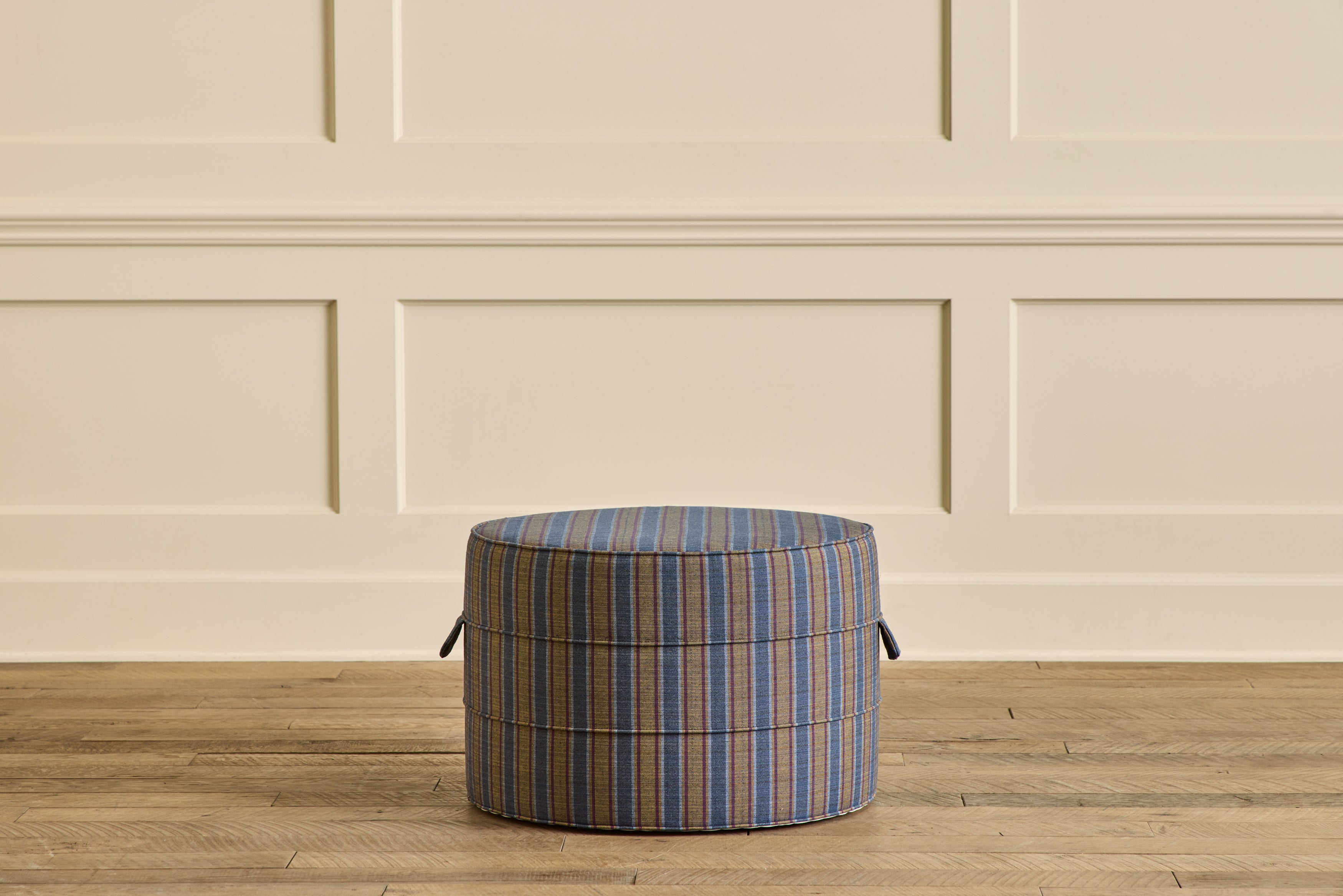 Medium Round Hassock, 24"