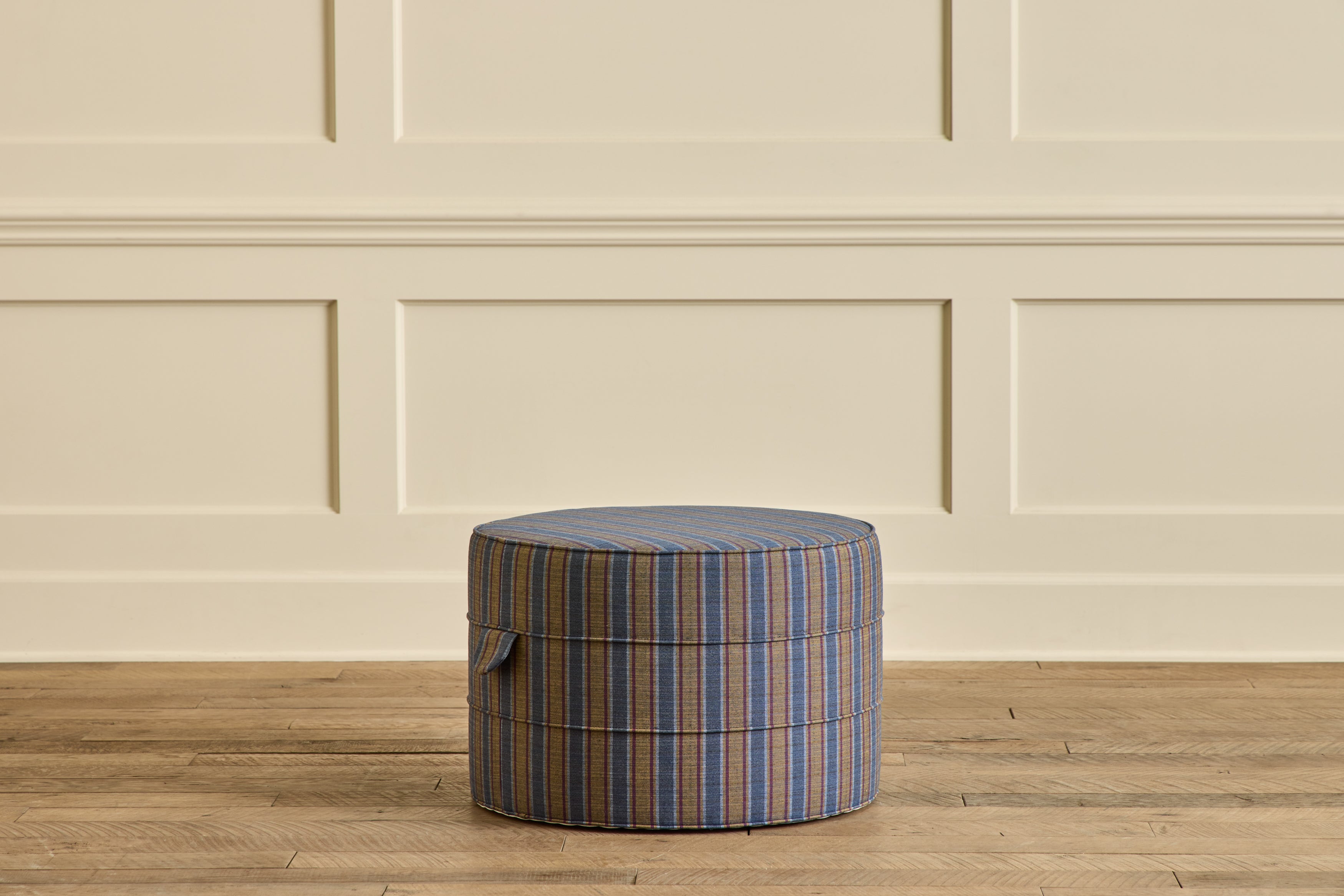 Medium Round Hassock, 24"