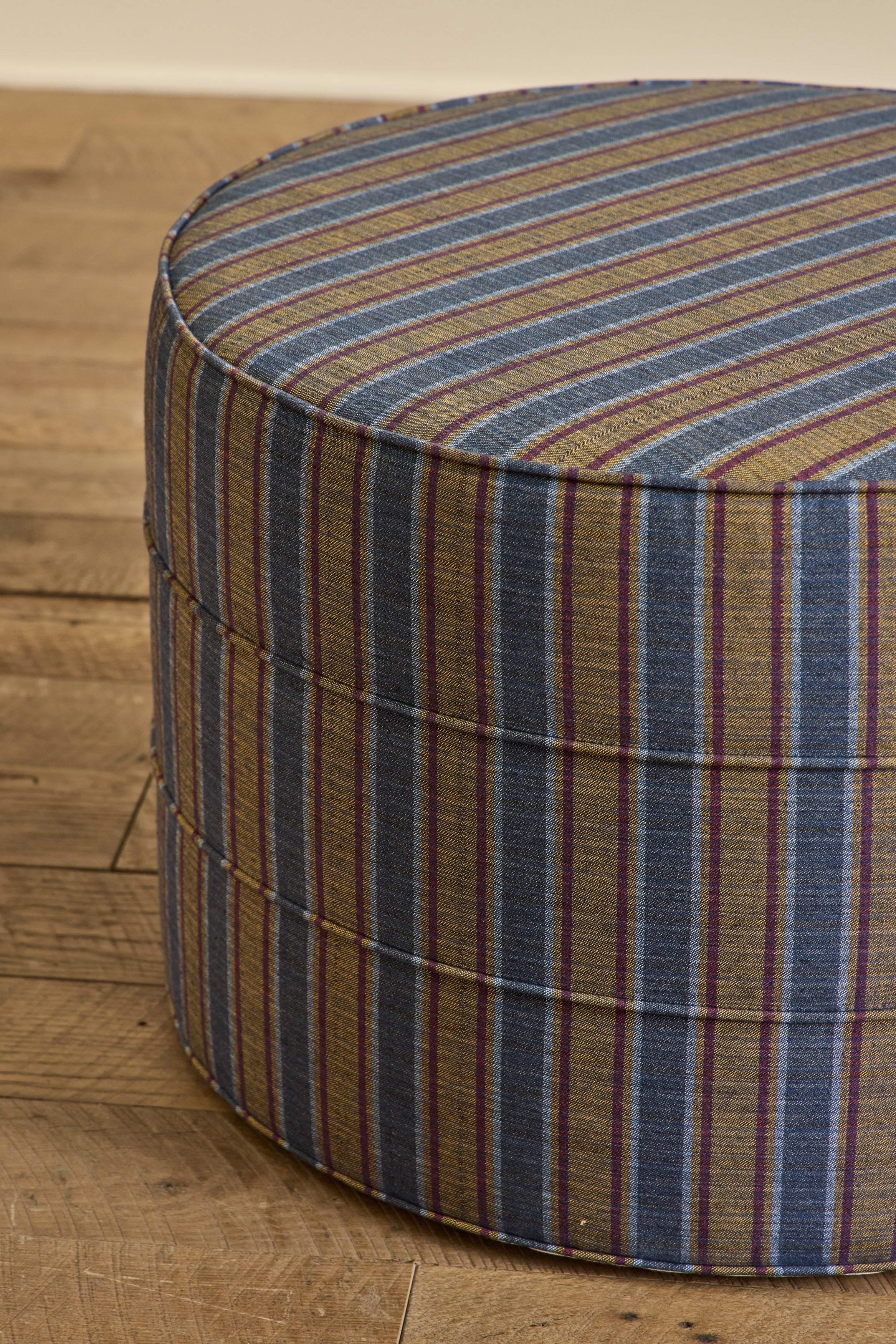Medium Round Hassock, 24"
