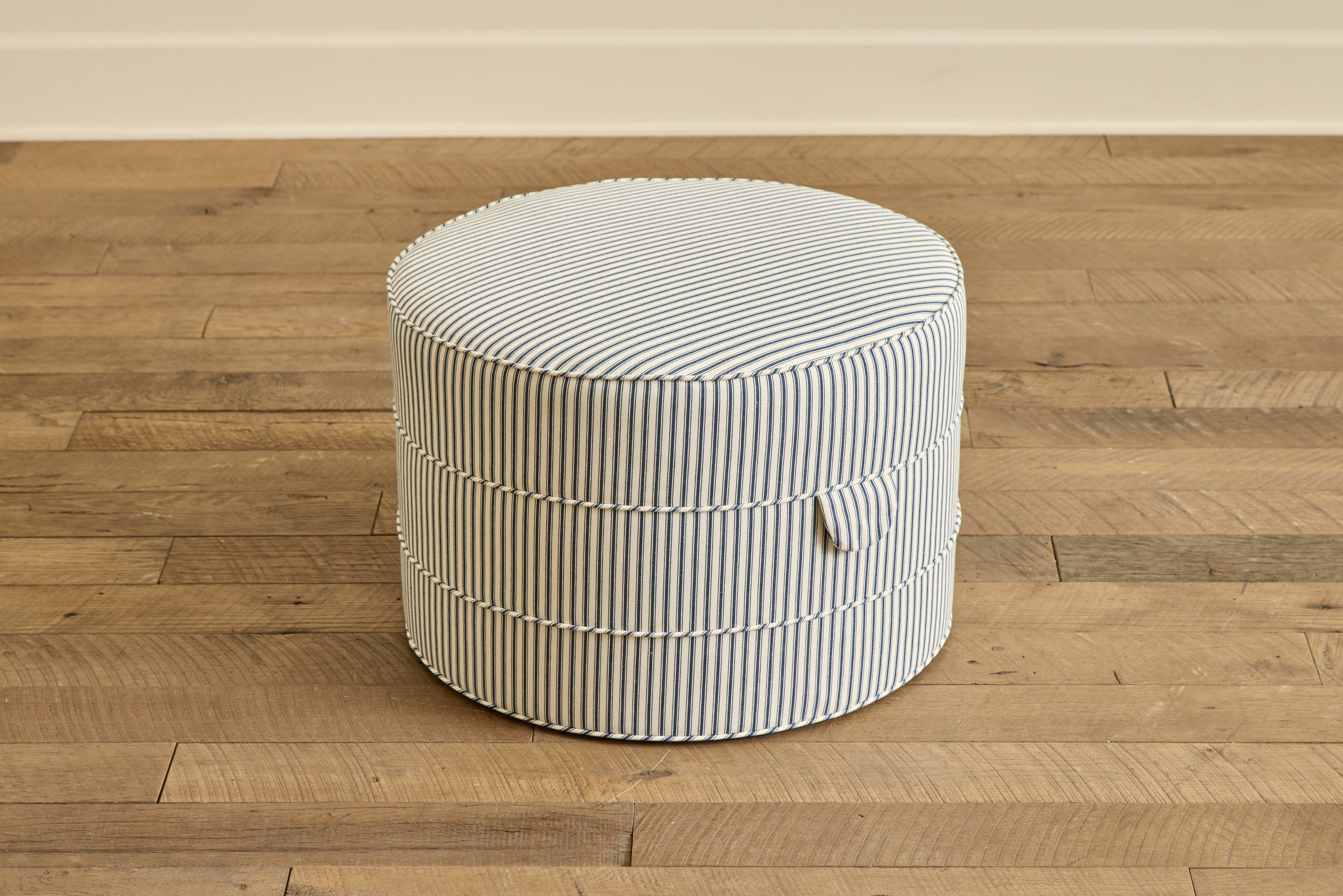Medium Round Hassock, 24"