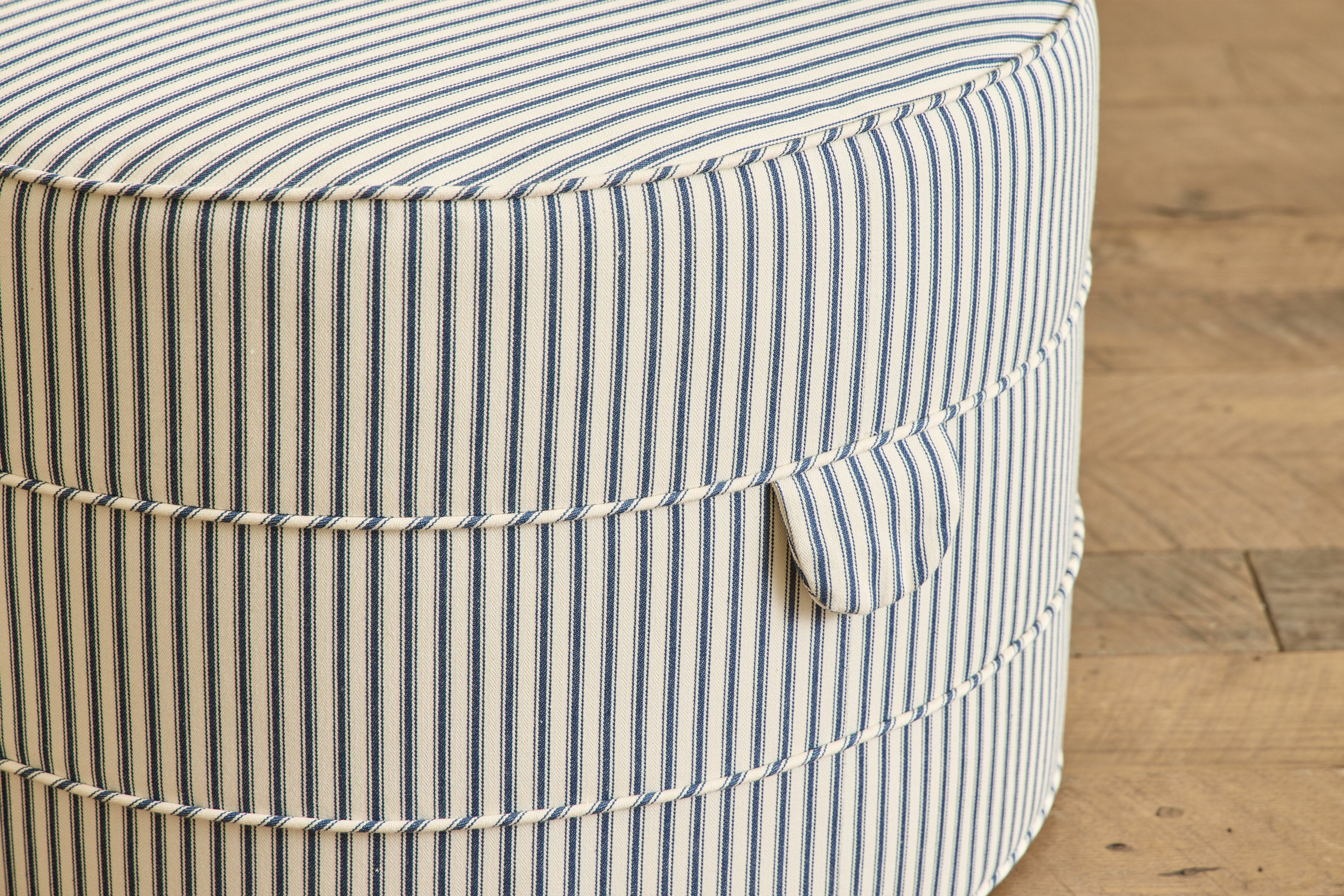 Medium Round Hassock, 24"