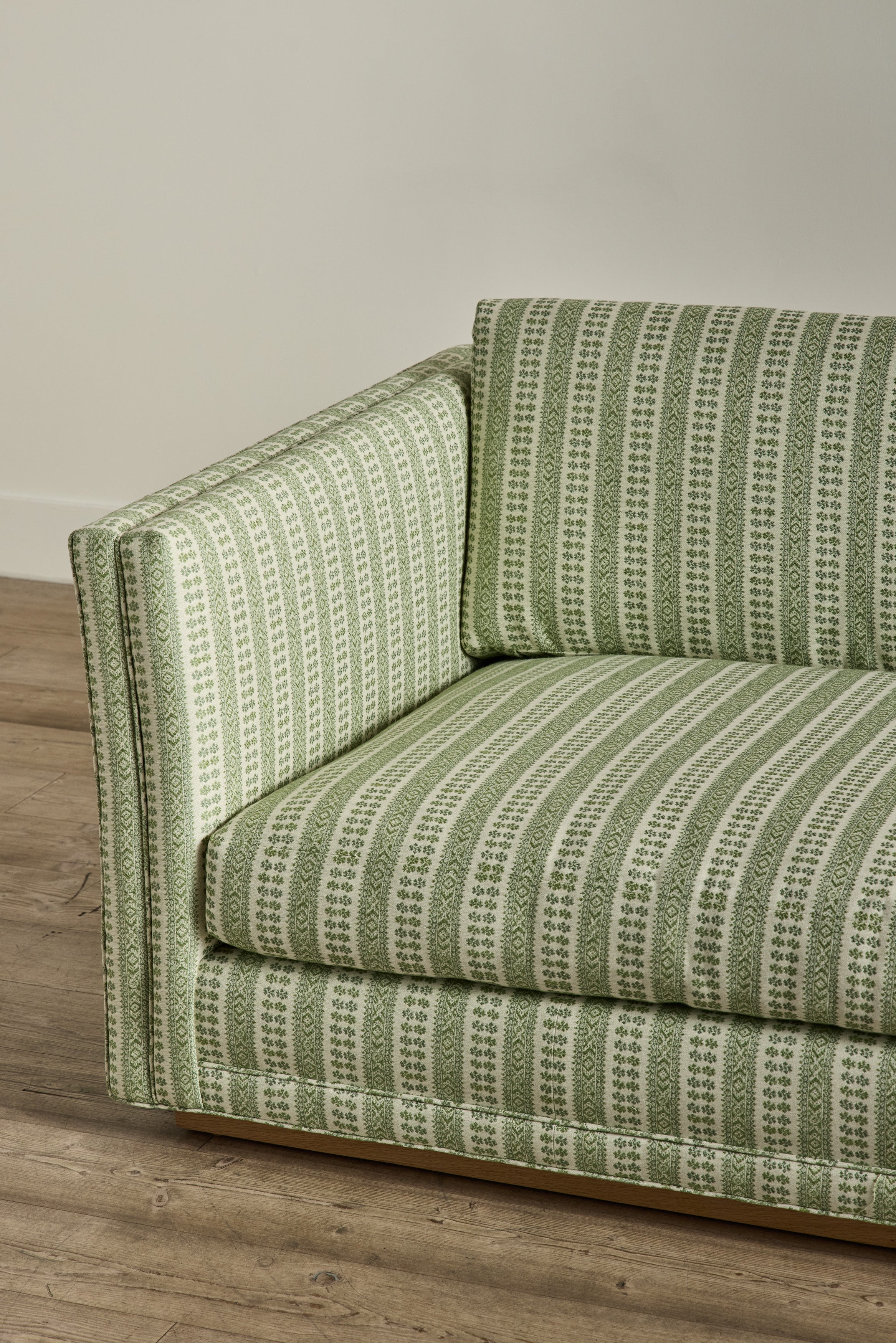 Modern Sofa, 90"