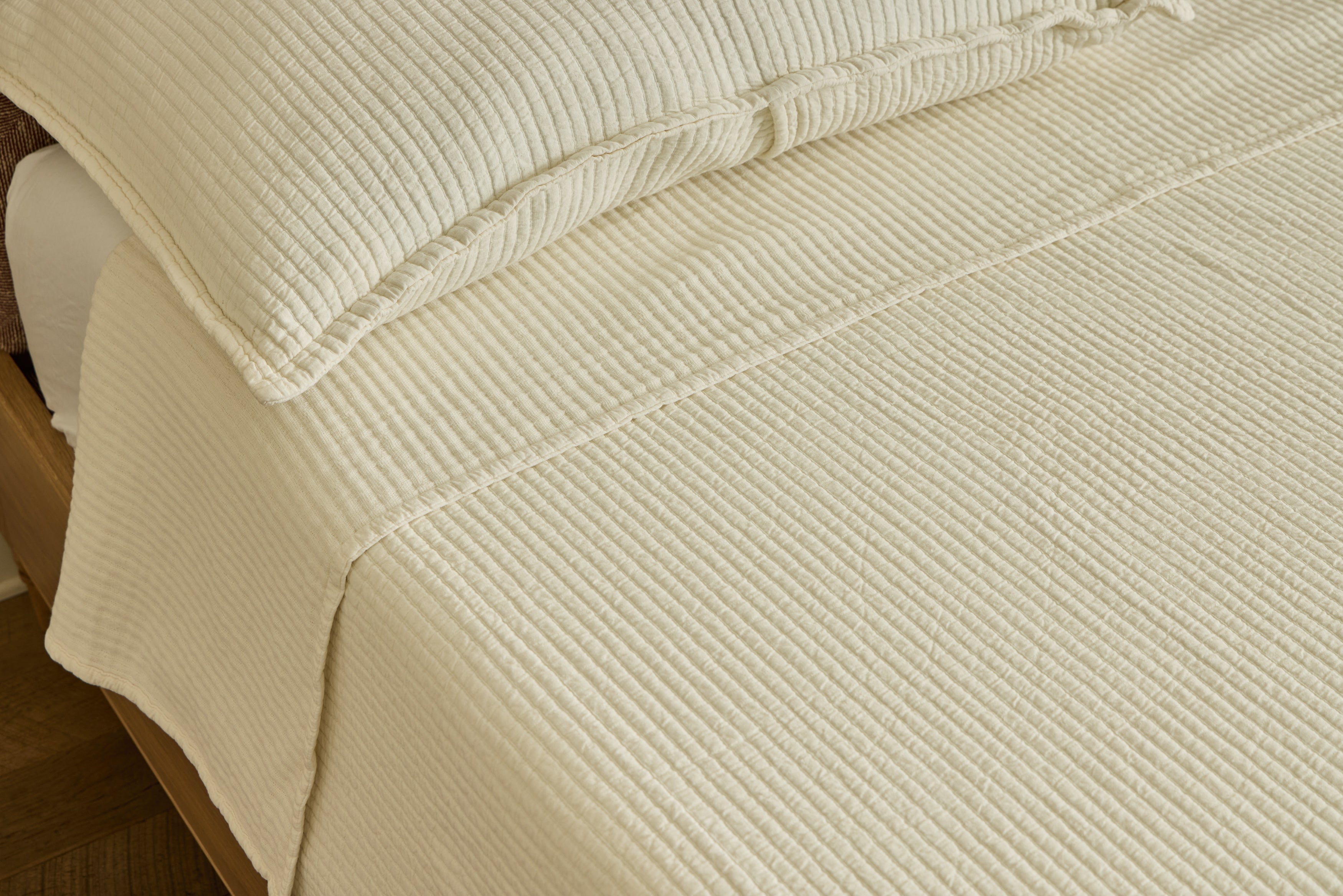 Hudson Ribbed Coverlet in Cream