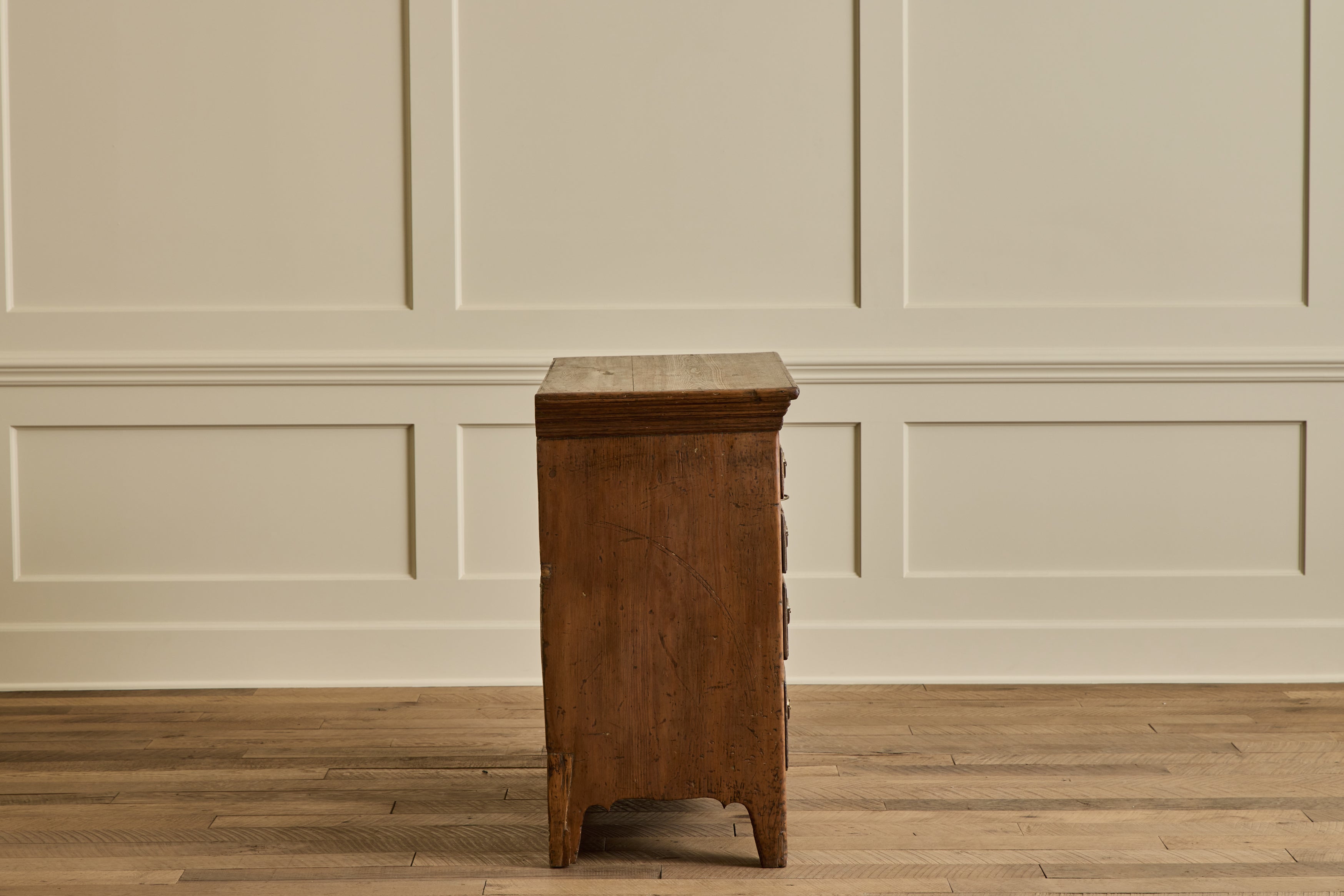 Rustic Chest of Drawers
