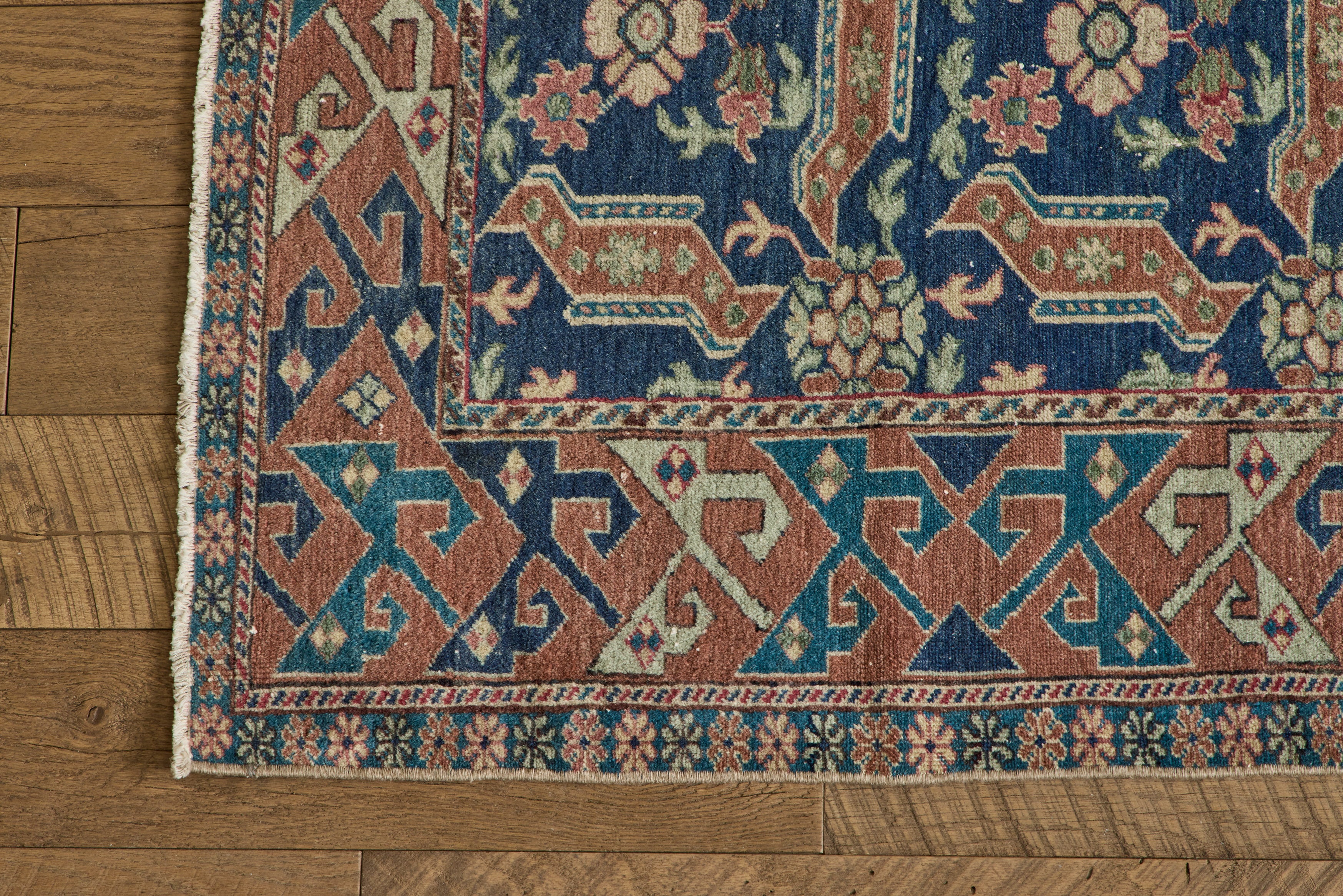 Caucasian Perpedil Rug 3'10 X 5'7