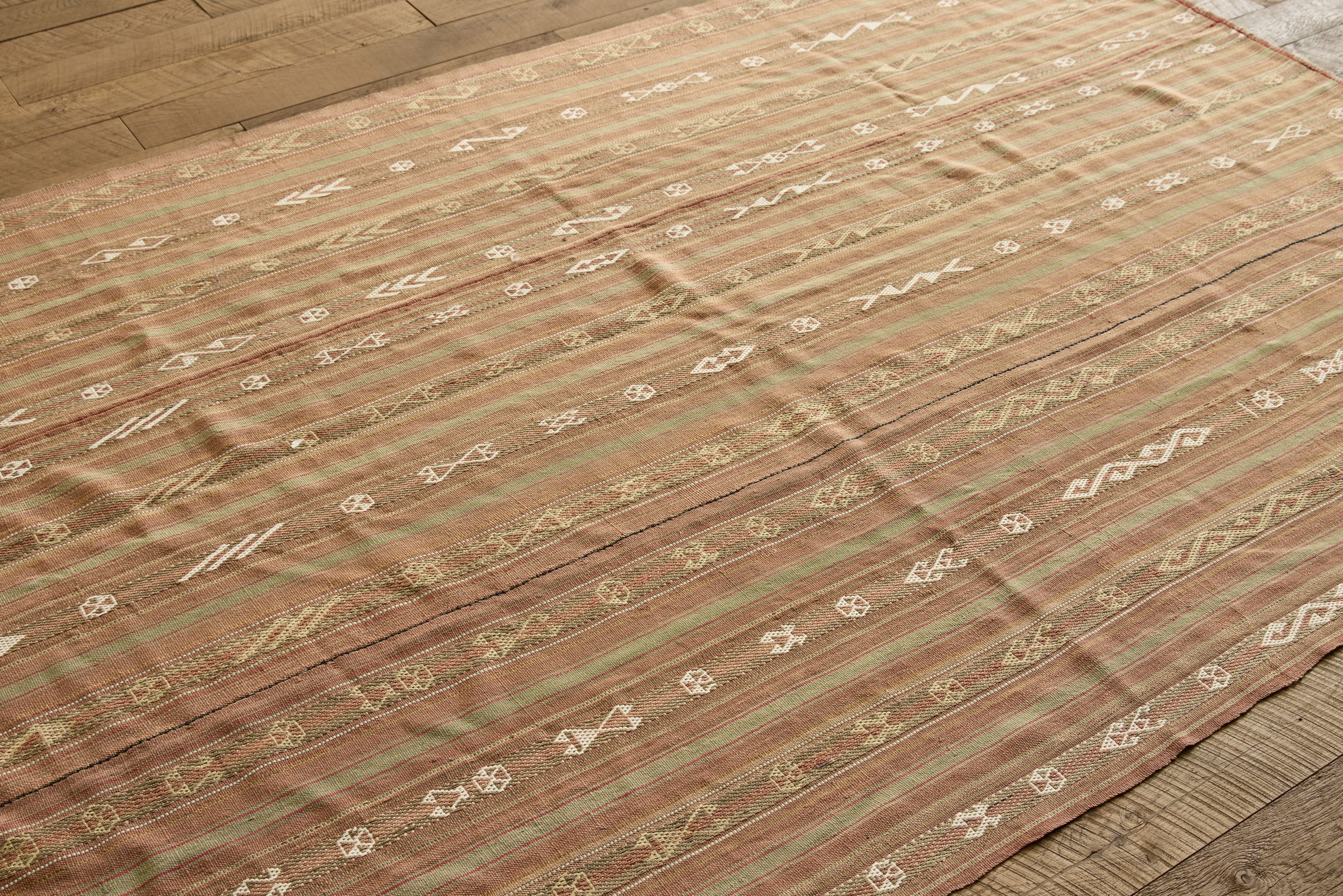 Turkish Kilim Rug  5'9 X 8'11