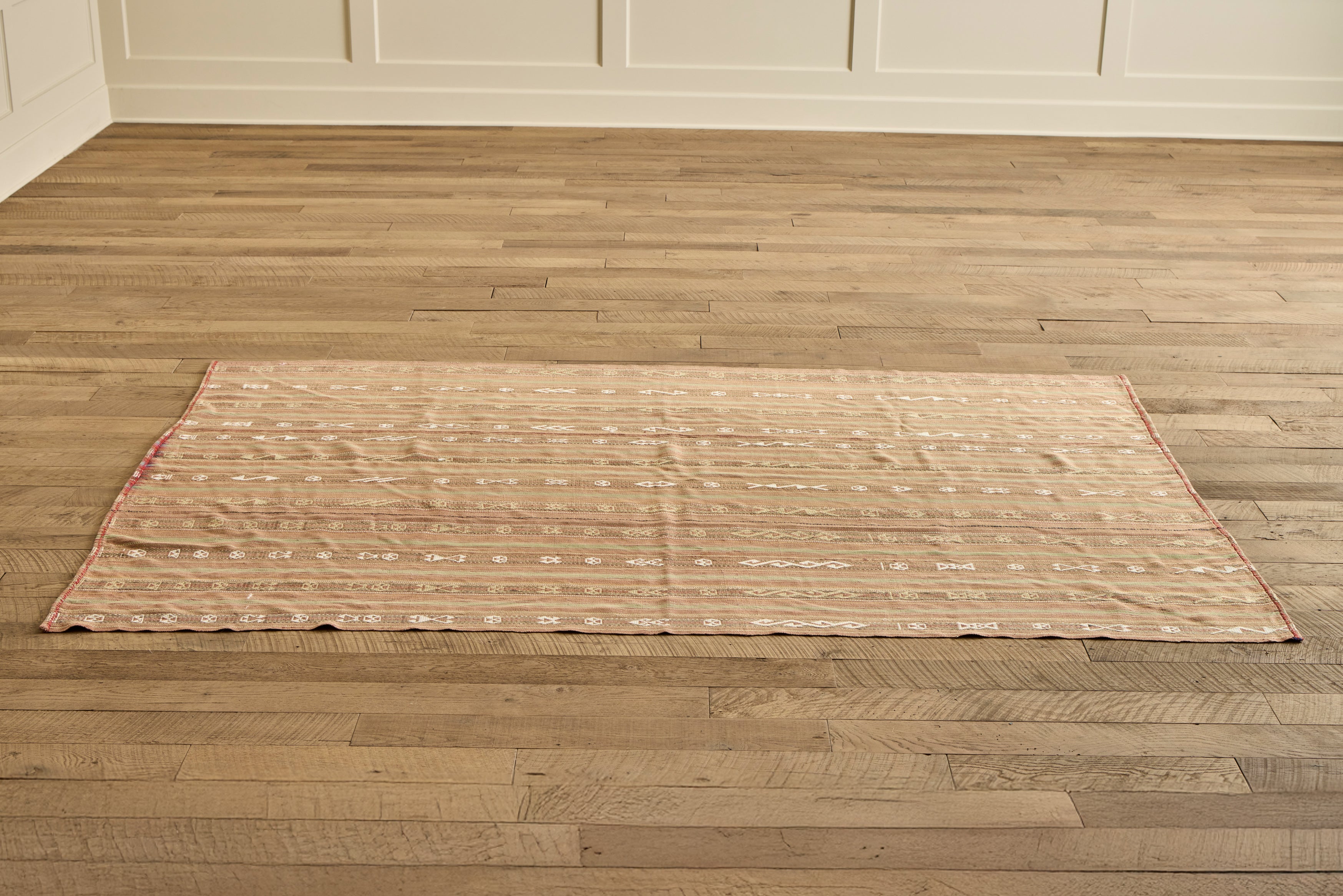 Turkish Kilim Rug  5'9 X 8'11