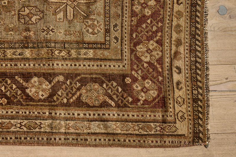 Brown Shiraz Rug 5'5 x 8'3