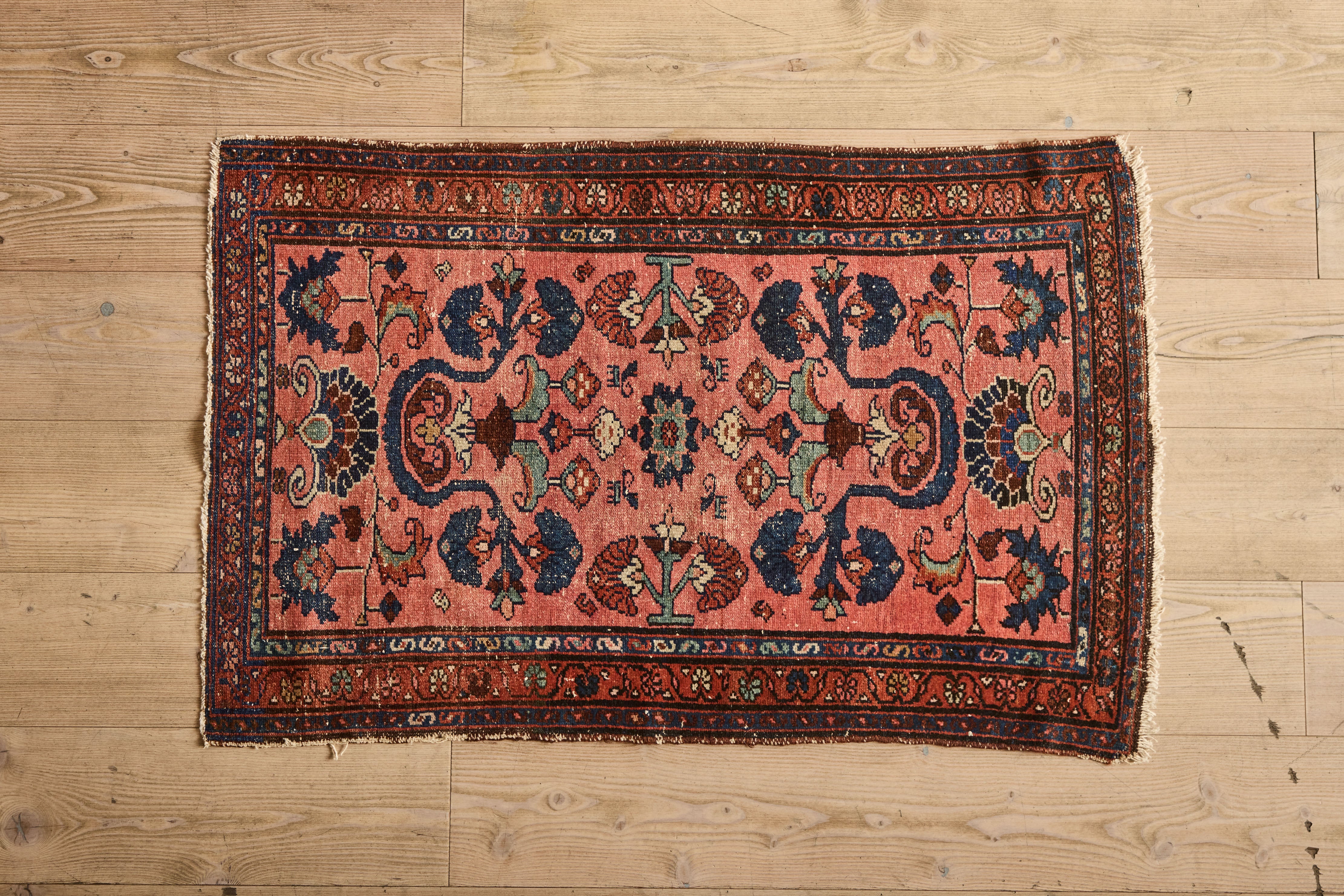 Malayer Scatter Rug 2'7 x 3'9