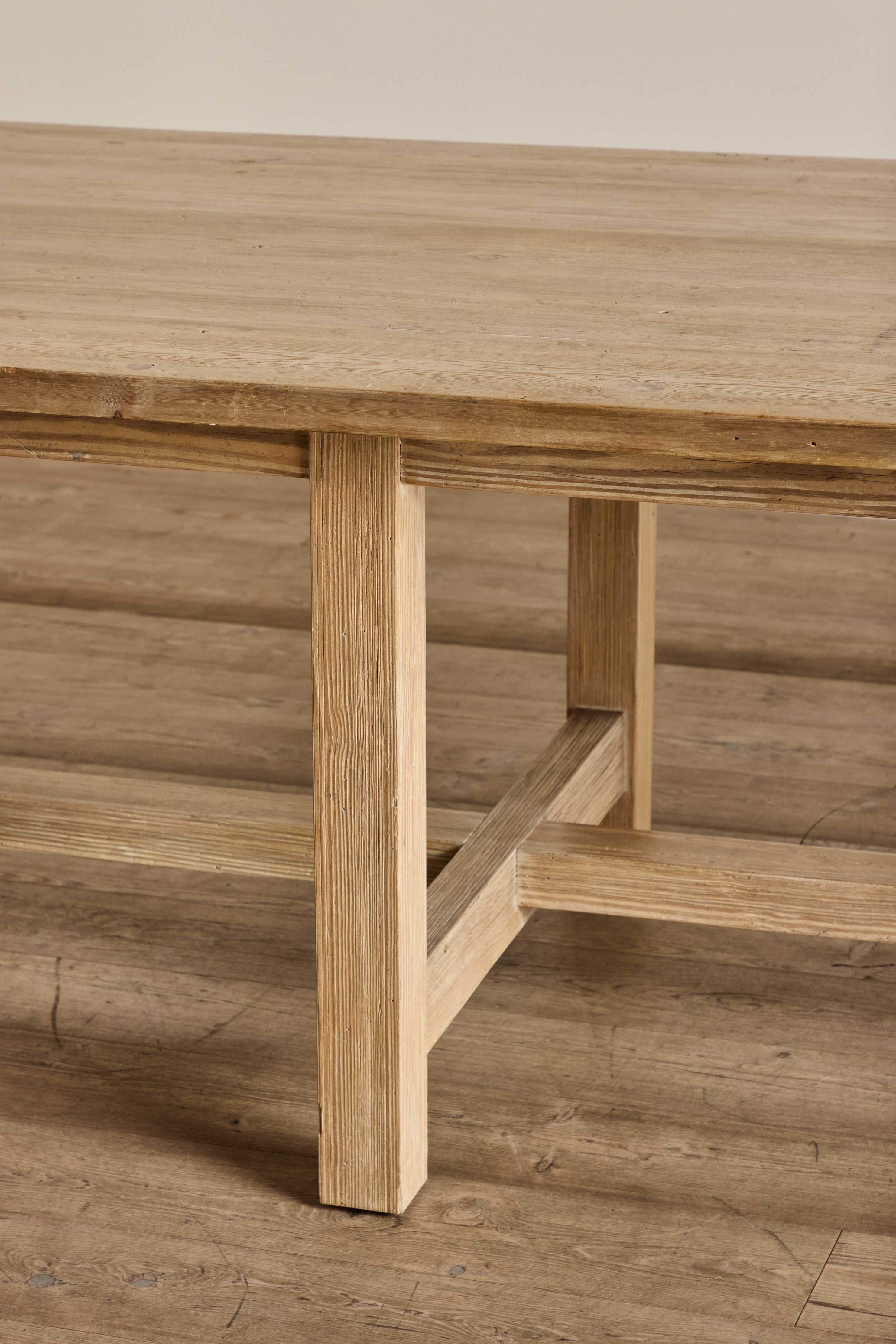 Harvest Dining Table, Oval
