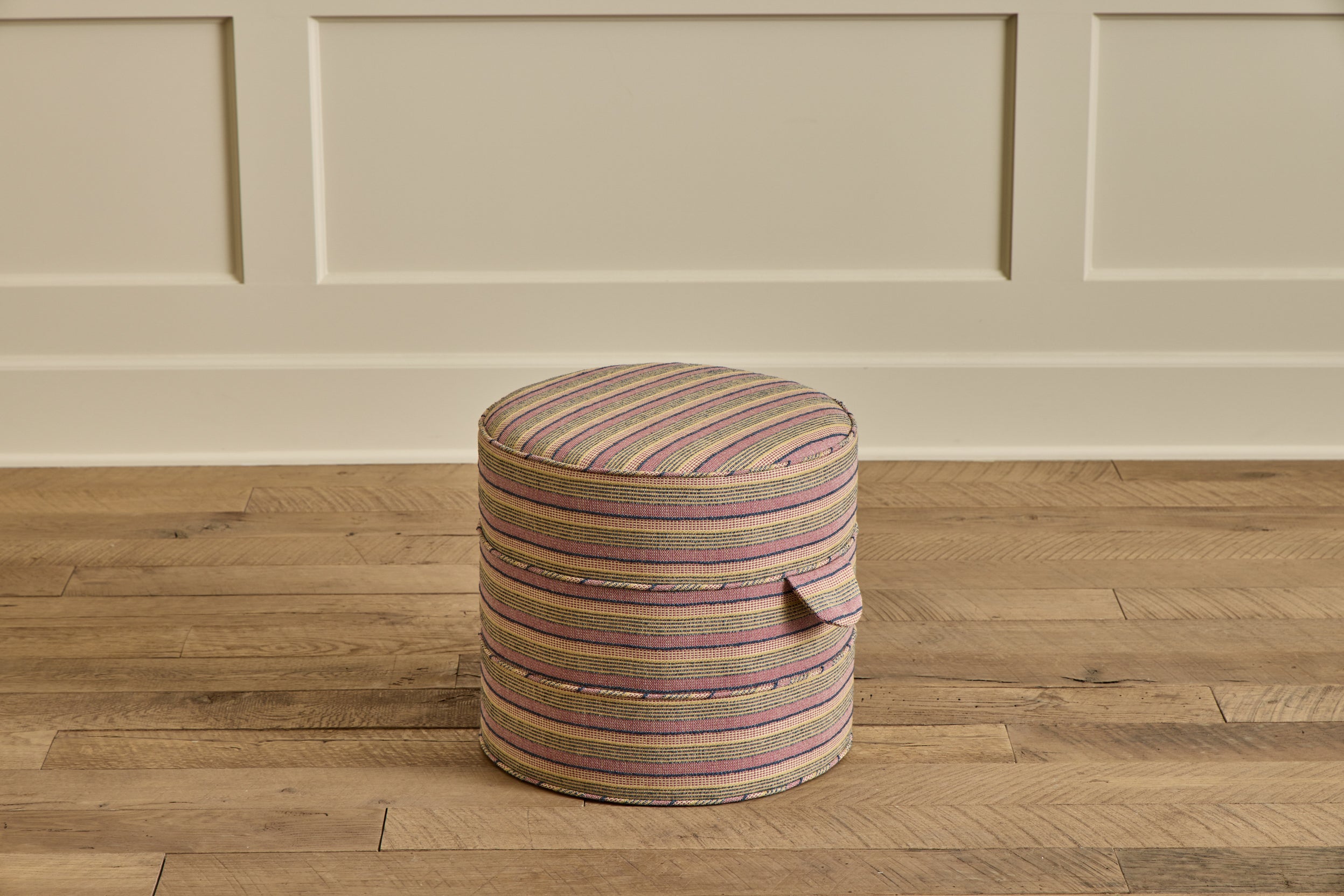 Round Hassock, 17"