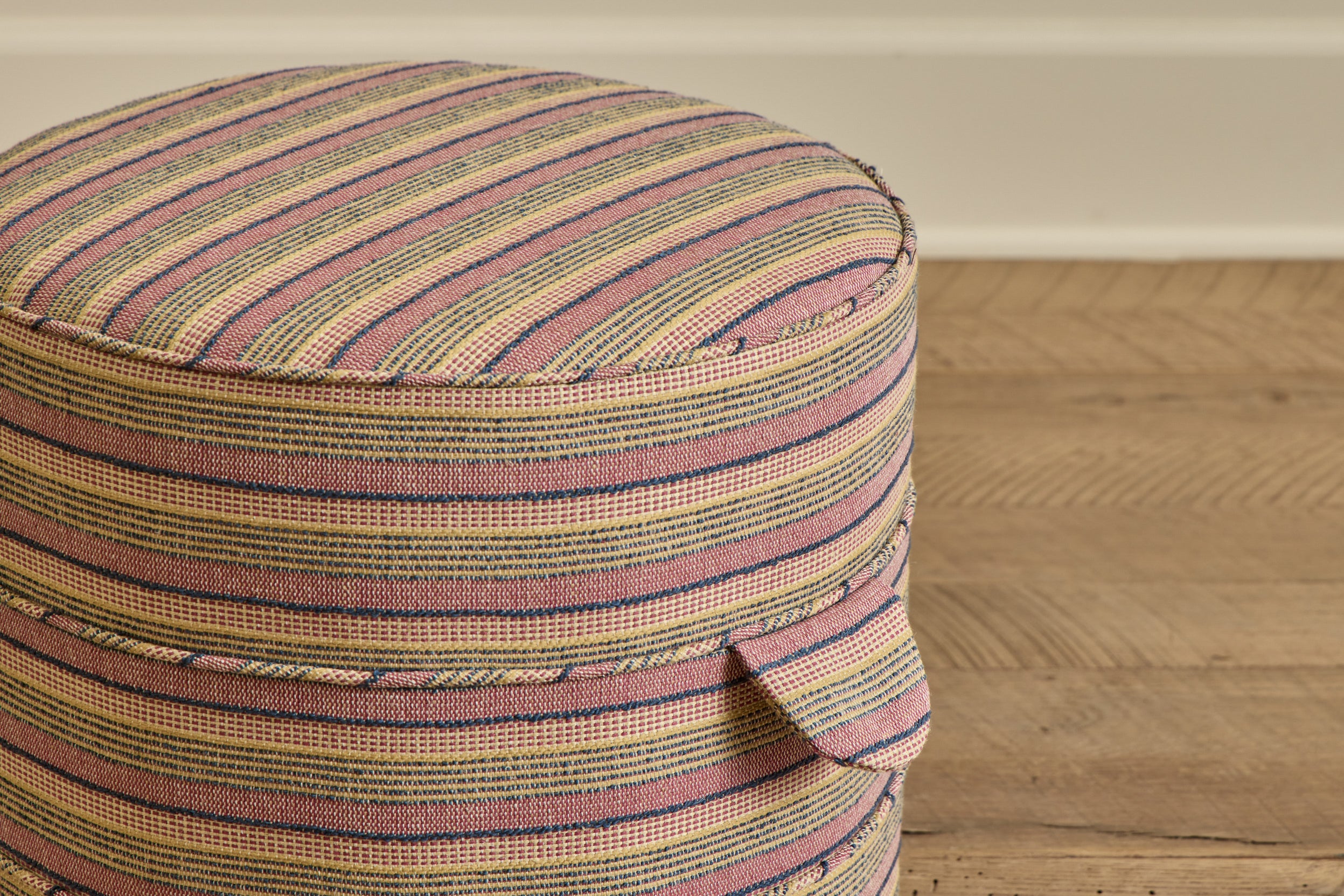 Round Hassock, 17"