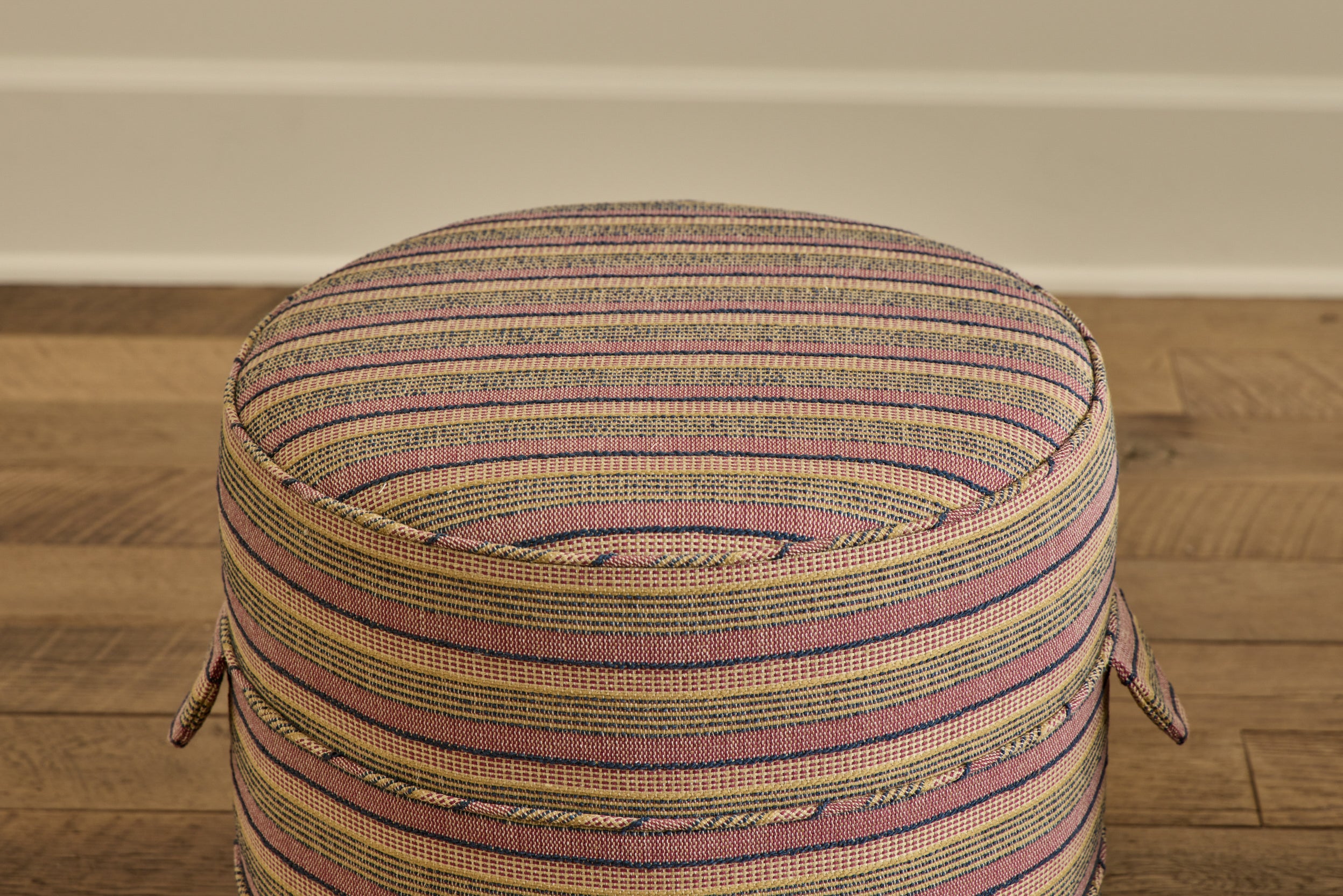 Round Hassock, 17"