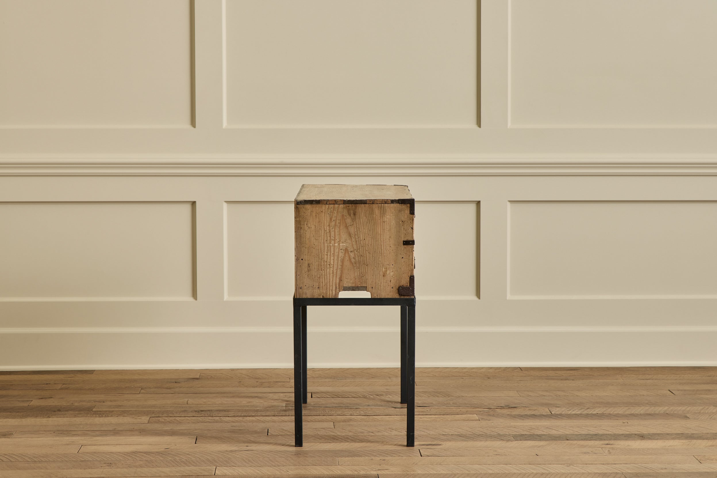 Ko Dansu Tansu Chest with Base