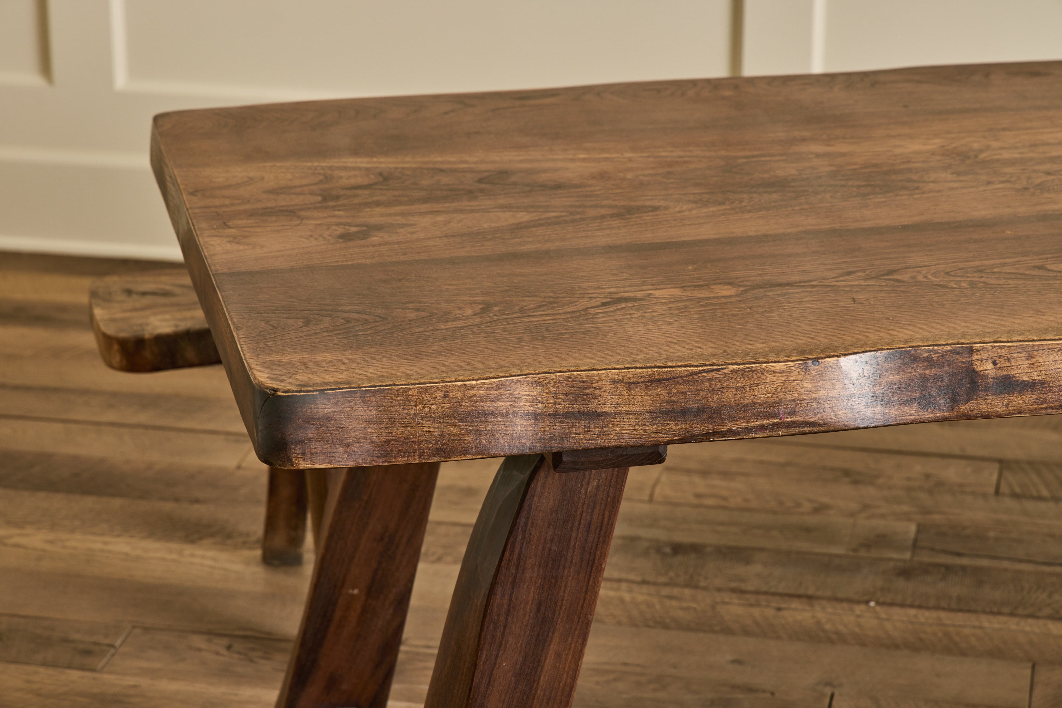 Hannenin Table & 2 Bench Set