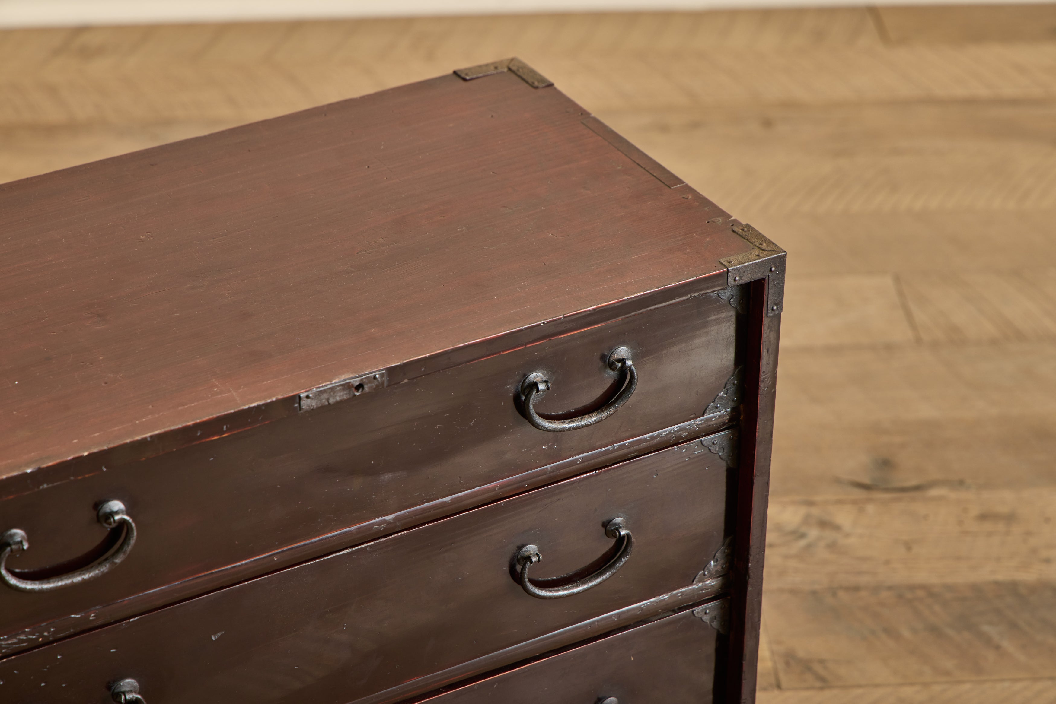 Black Lacquer Sakata Ko Dansu