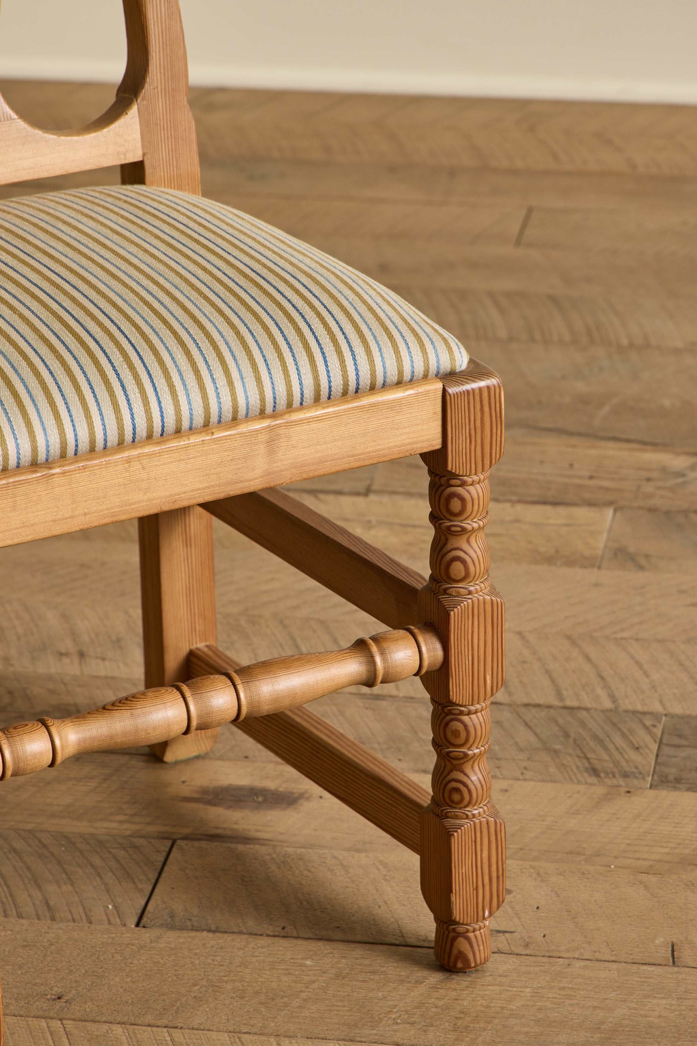 Set of 6 Krogenaes Dining Chairs