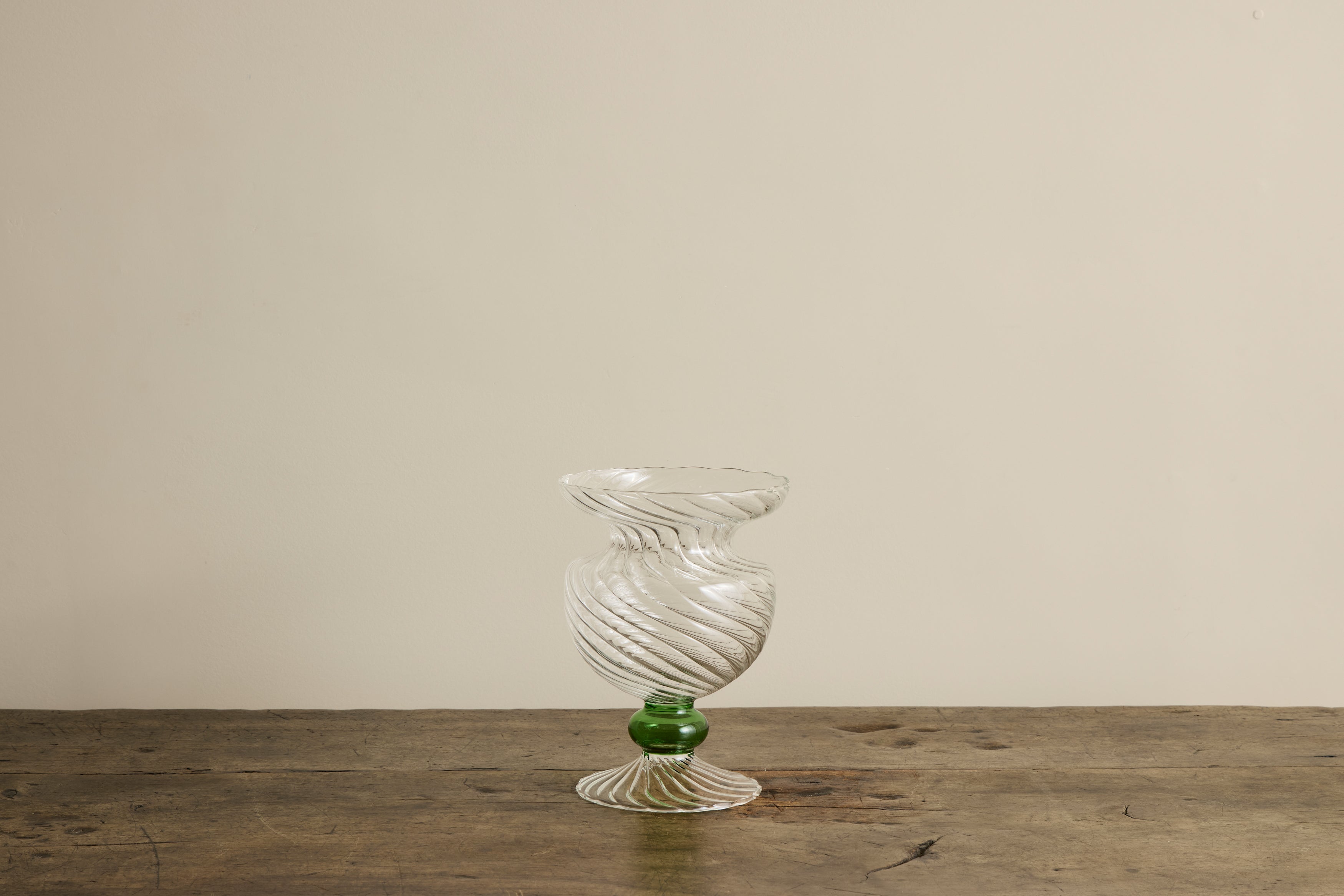 Cresia Vase