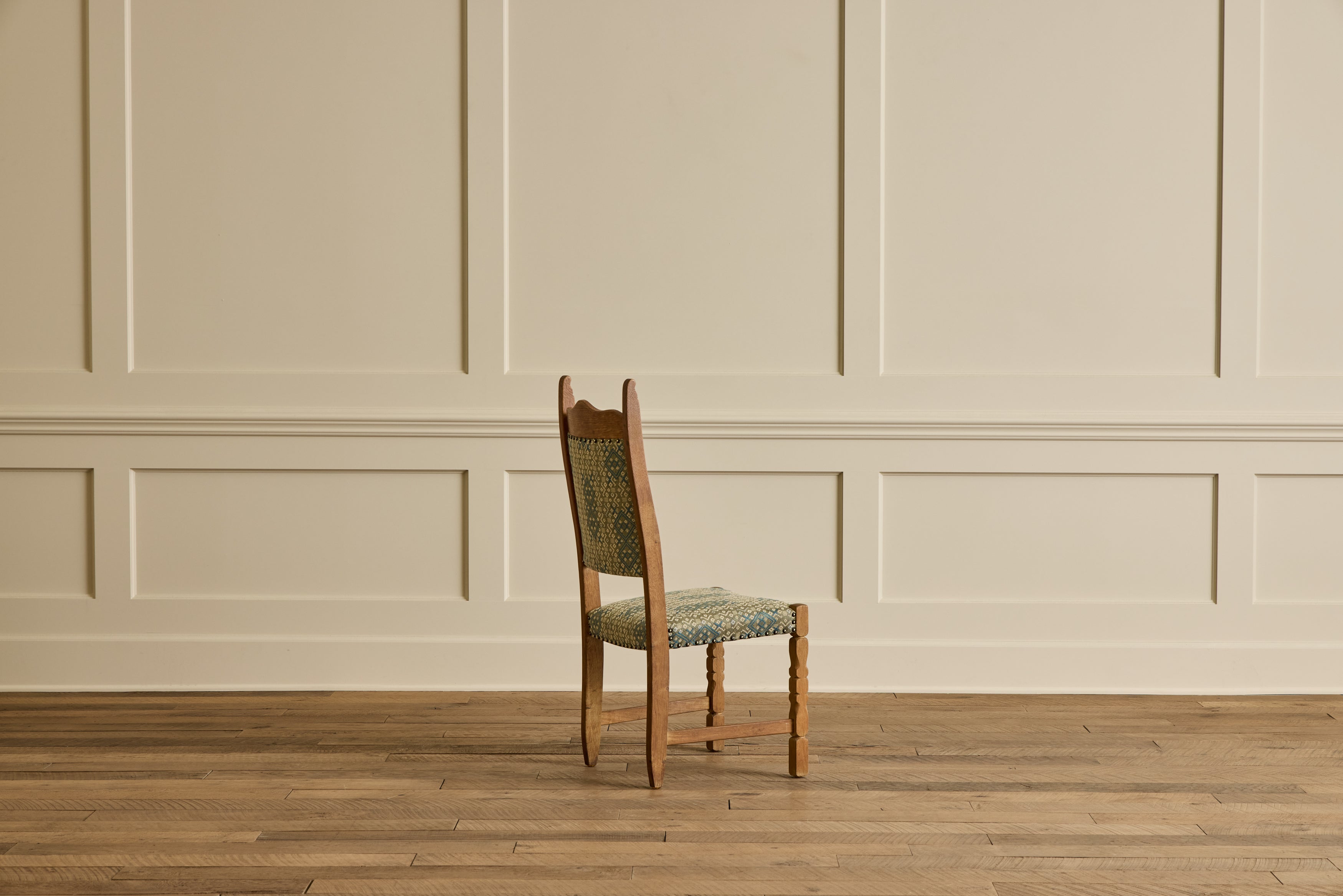 Set of 4 Carved Oak Dining Chairs