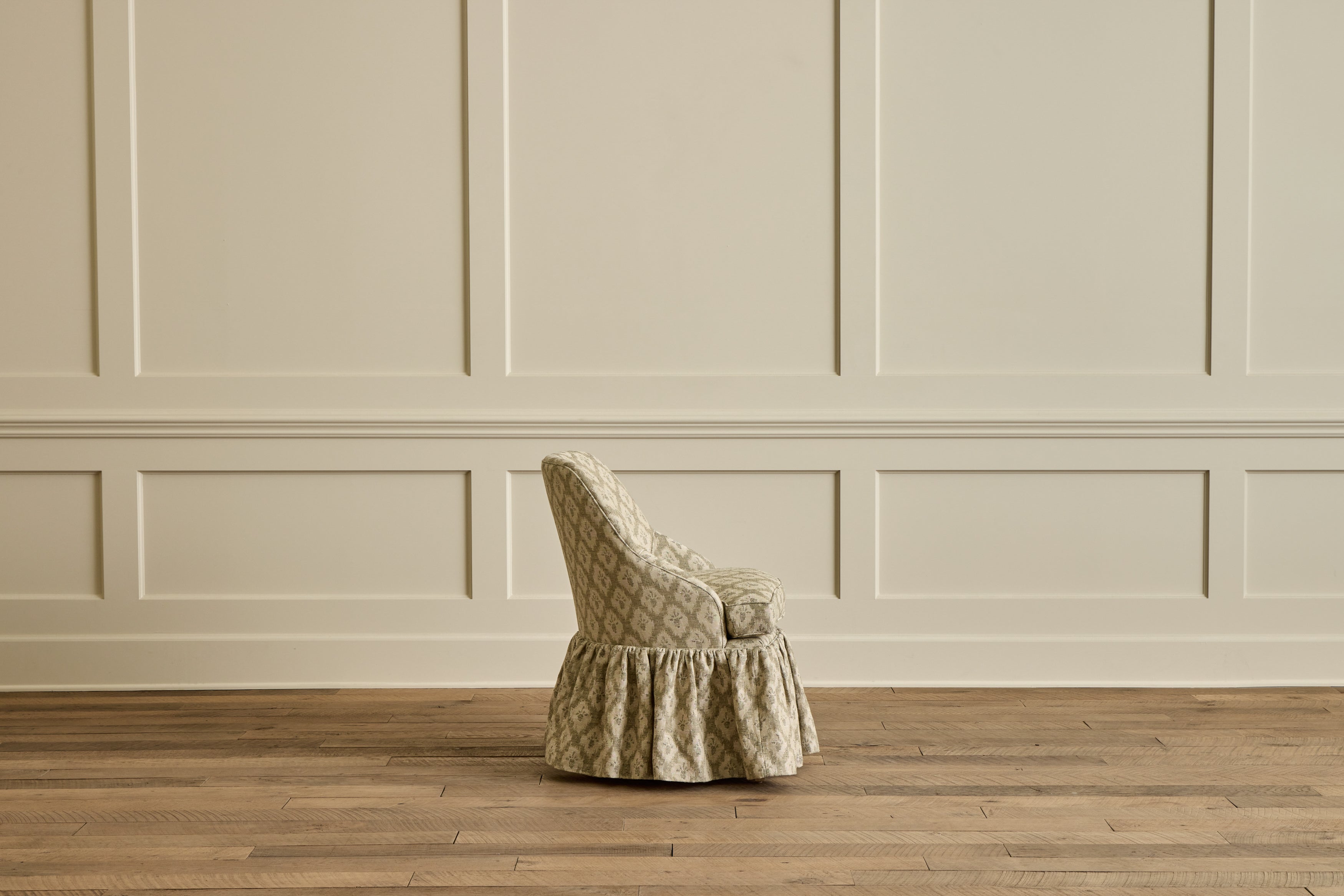 Skirted Cove Chair