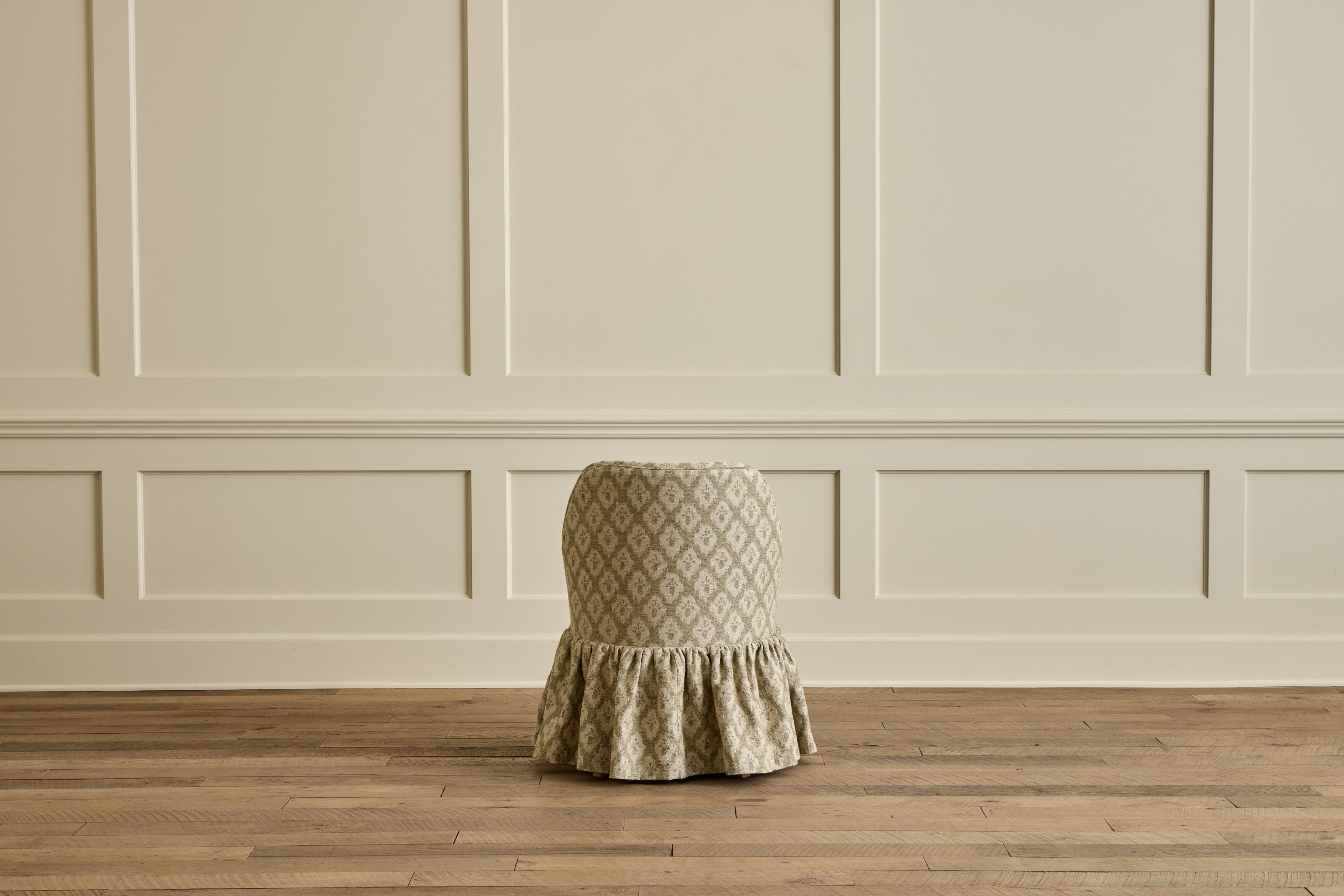 Skirted Cove Chair