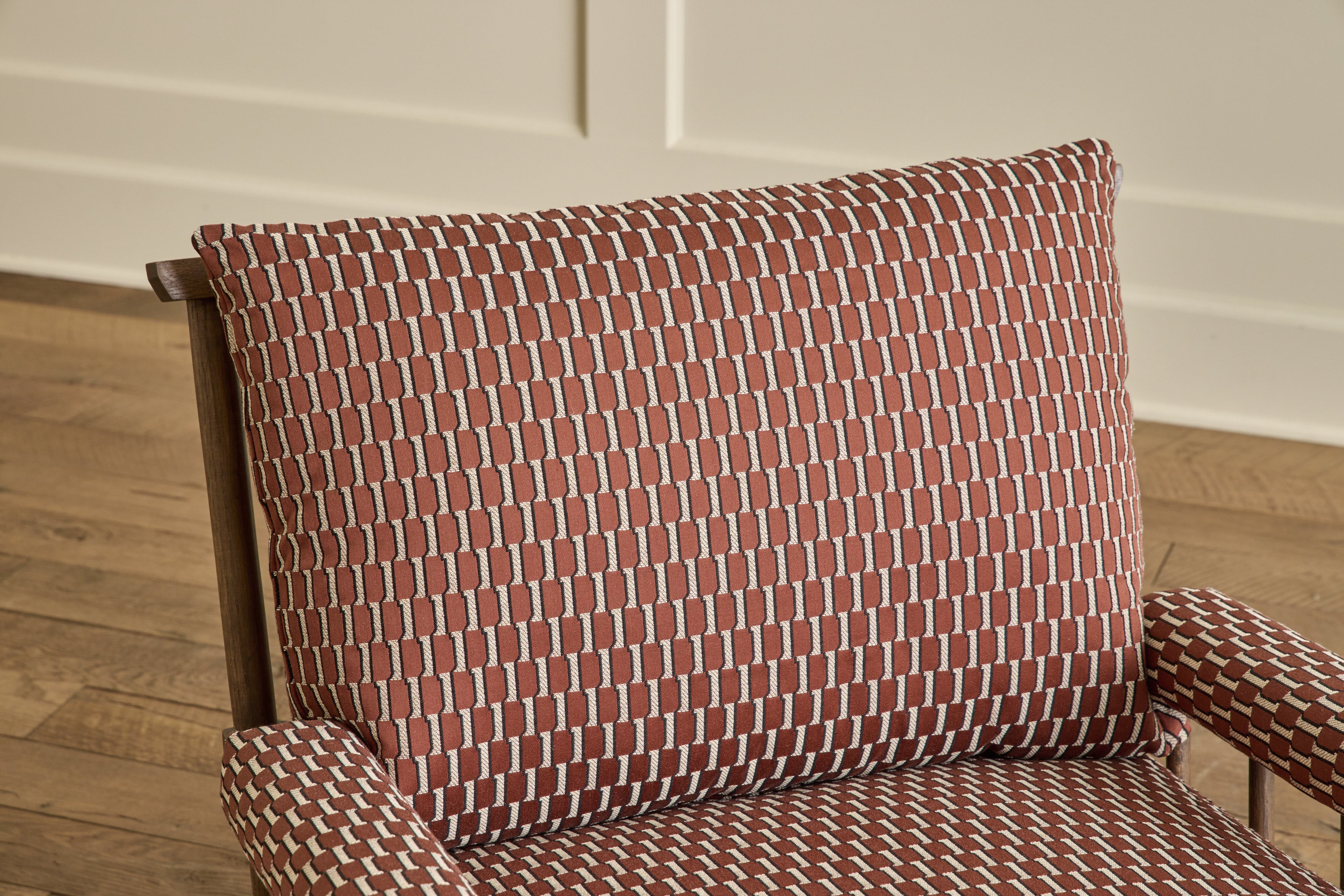 Spindle Back Viewing Chair