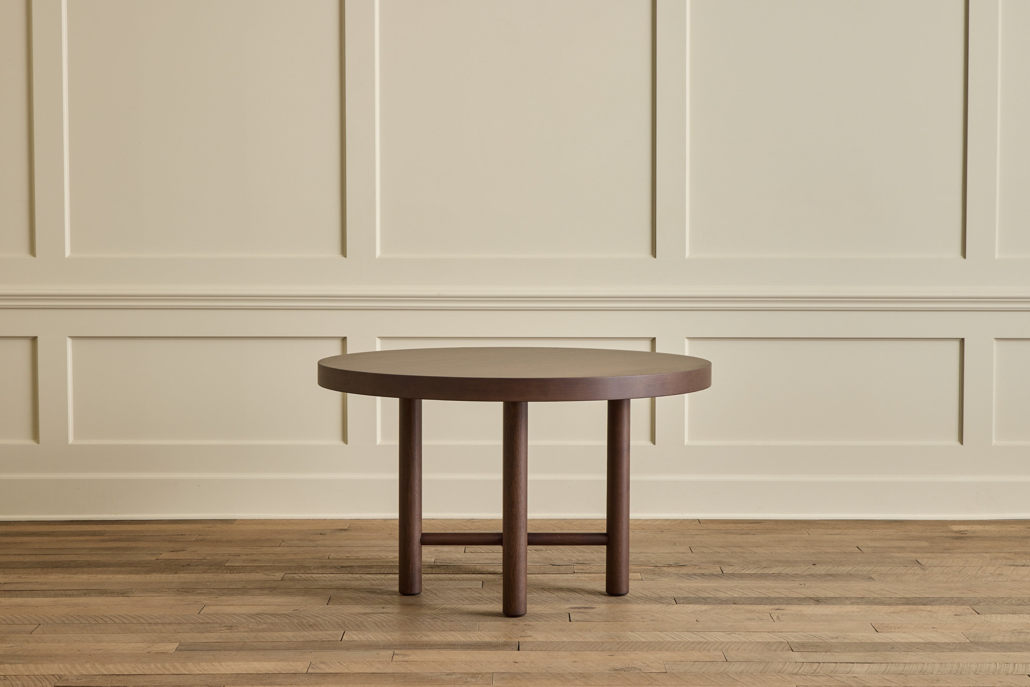 Round Dining Table, 48"