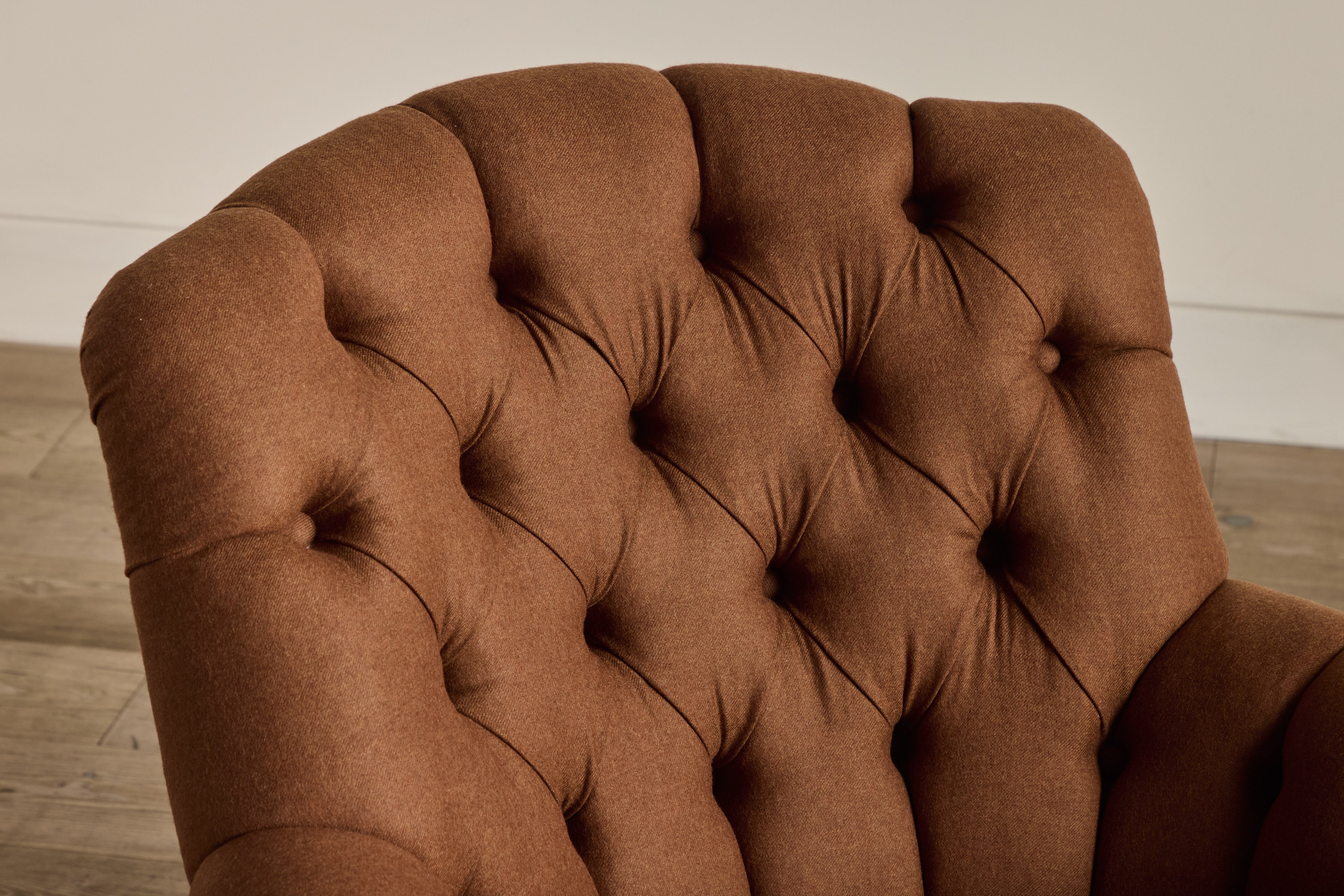 Shown in Holland & Sherry Melange Wool Flannel in Paprika and Natural Oak