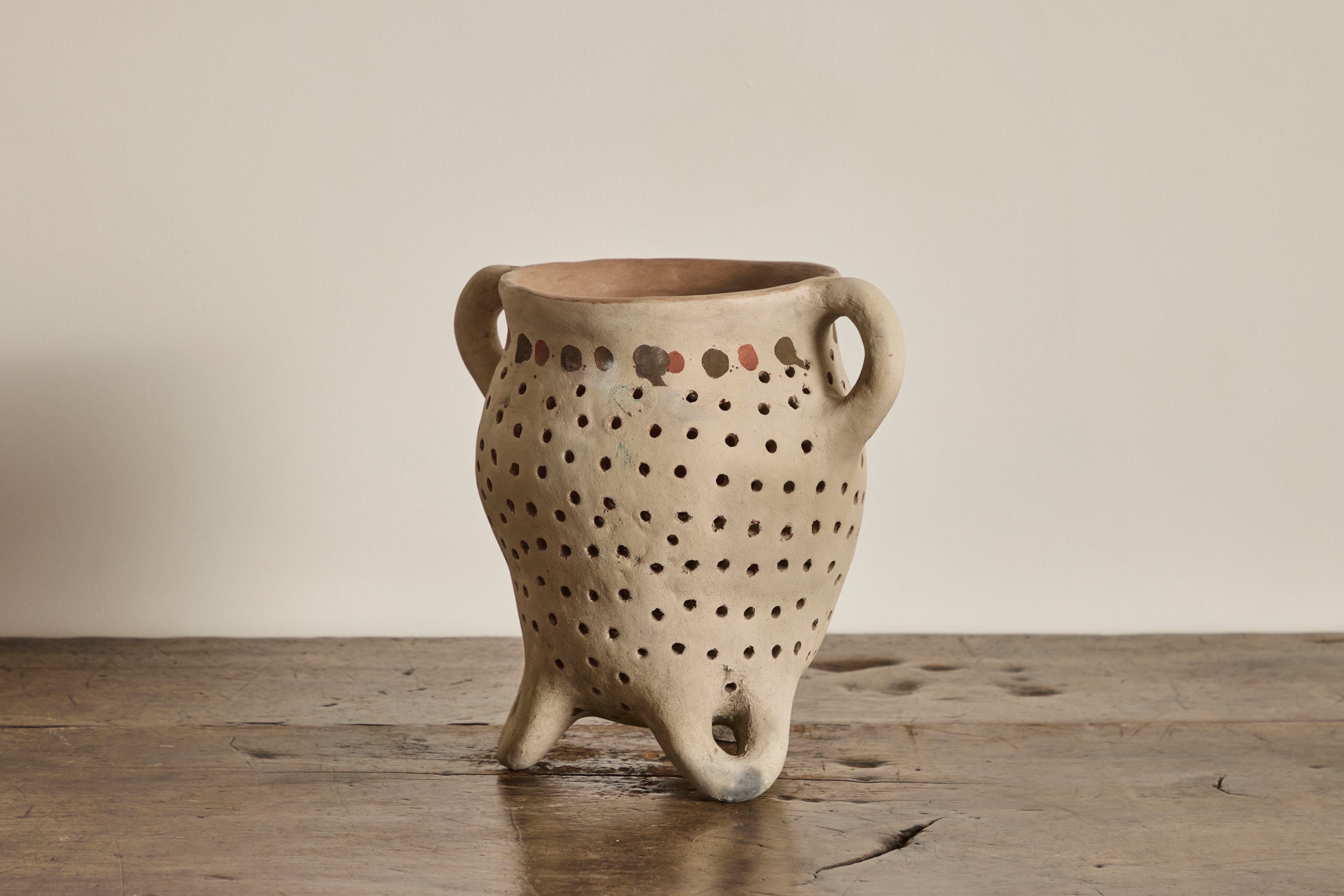 Clay Colander