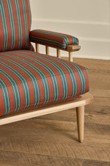 Spindle Back Viewing Chair