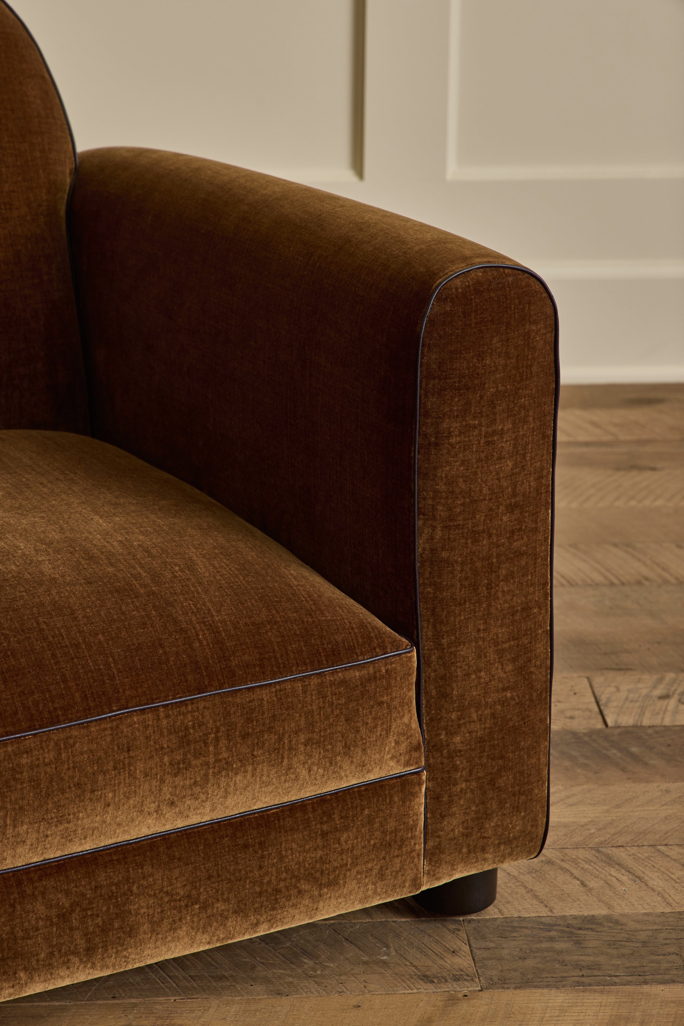 Fine Leather Piping, Ink