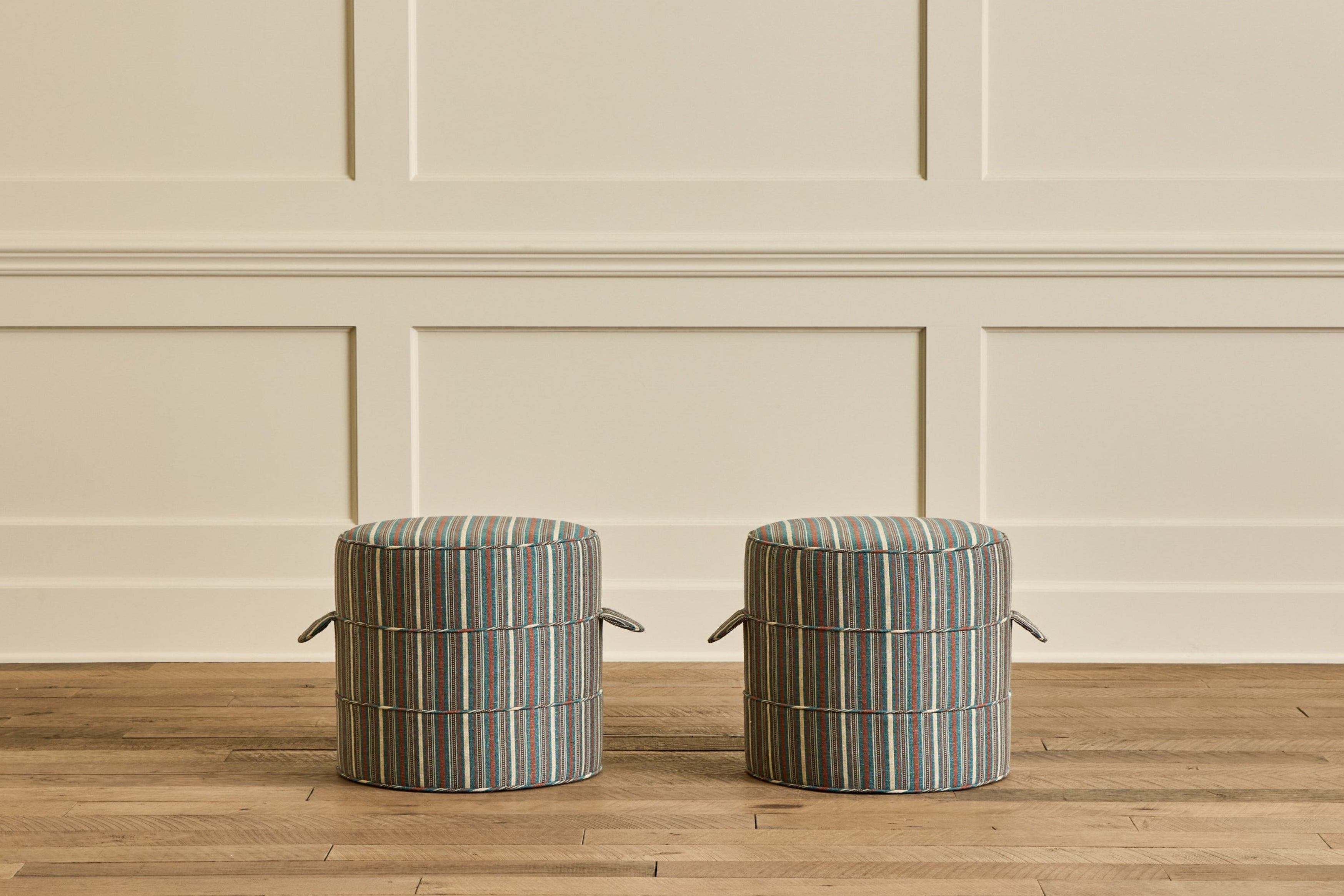 Round Hassock, 17"