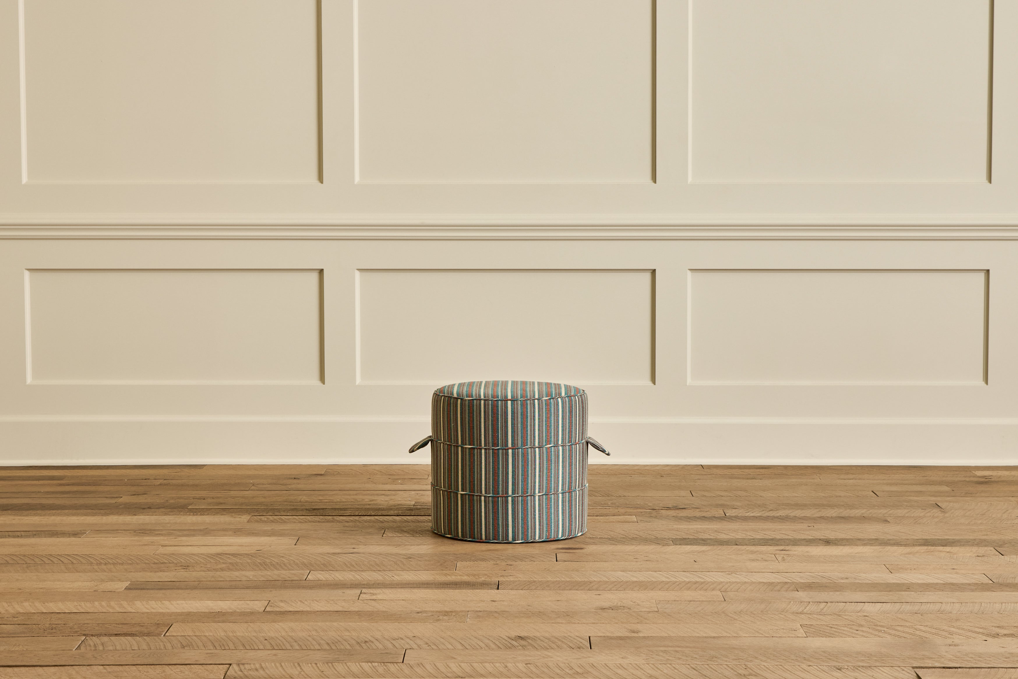 Round Hassock, 17"