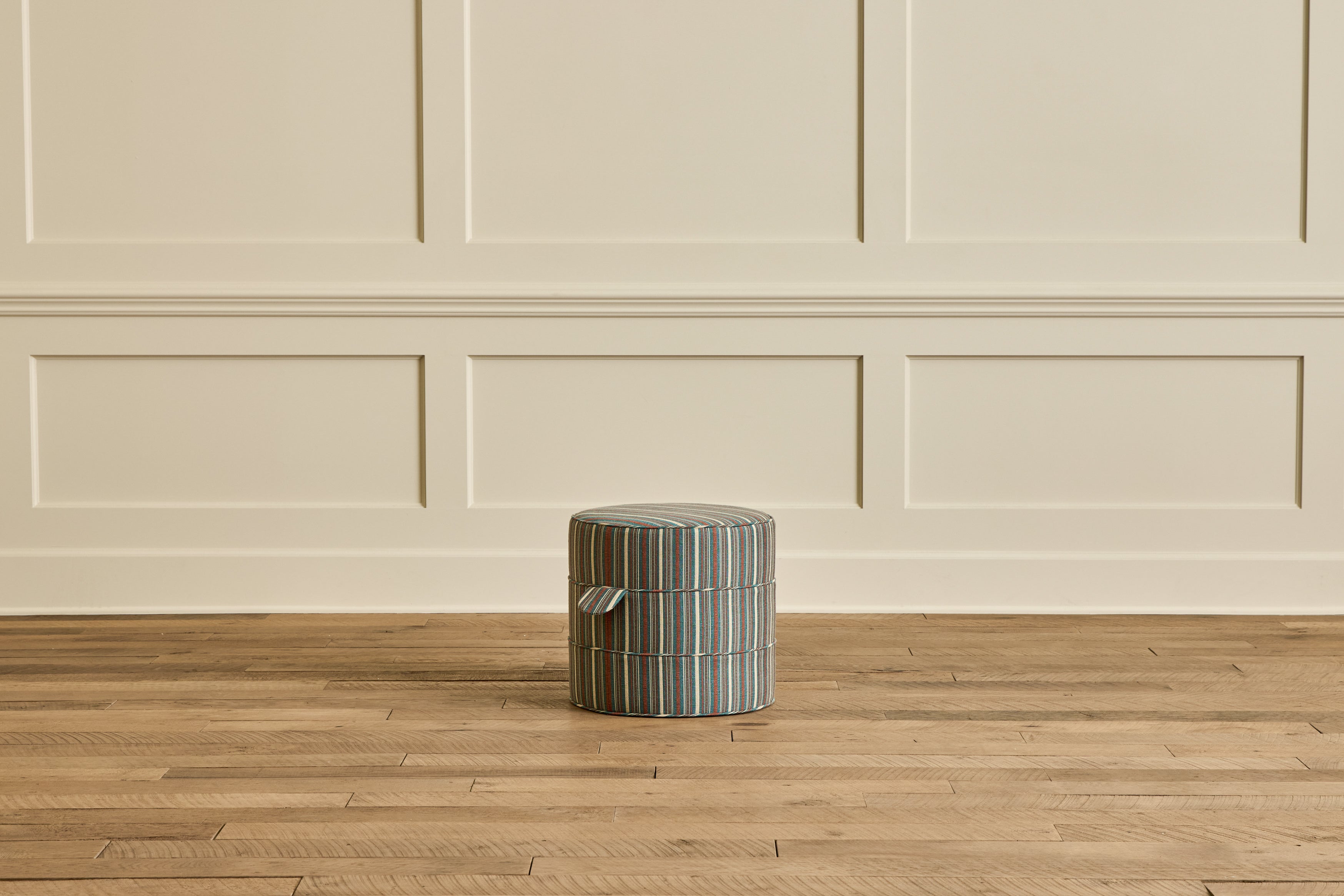 Round Hassock, 17"