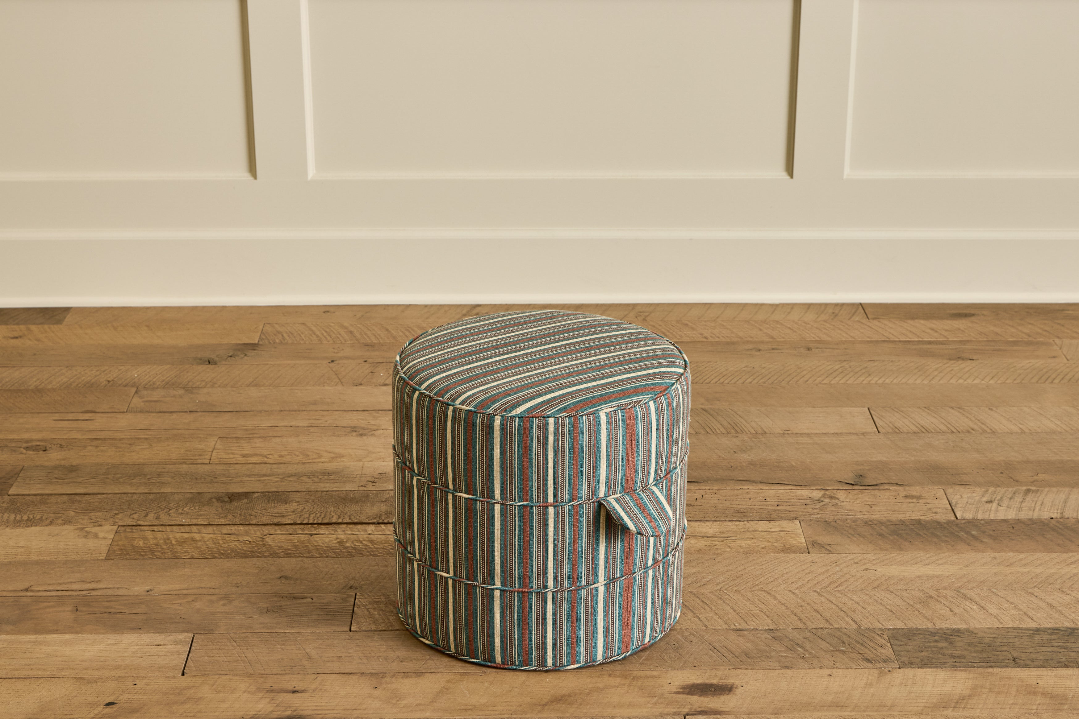 Round Hassock, 17"