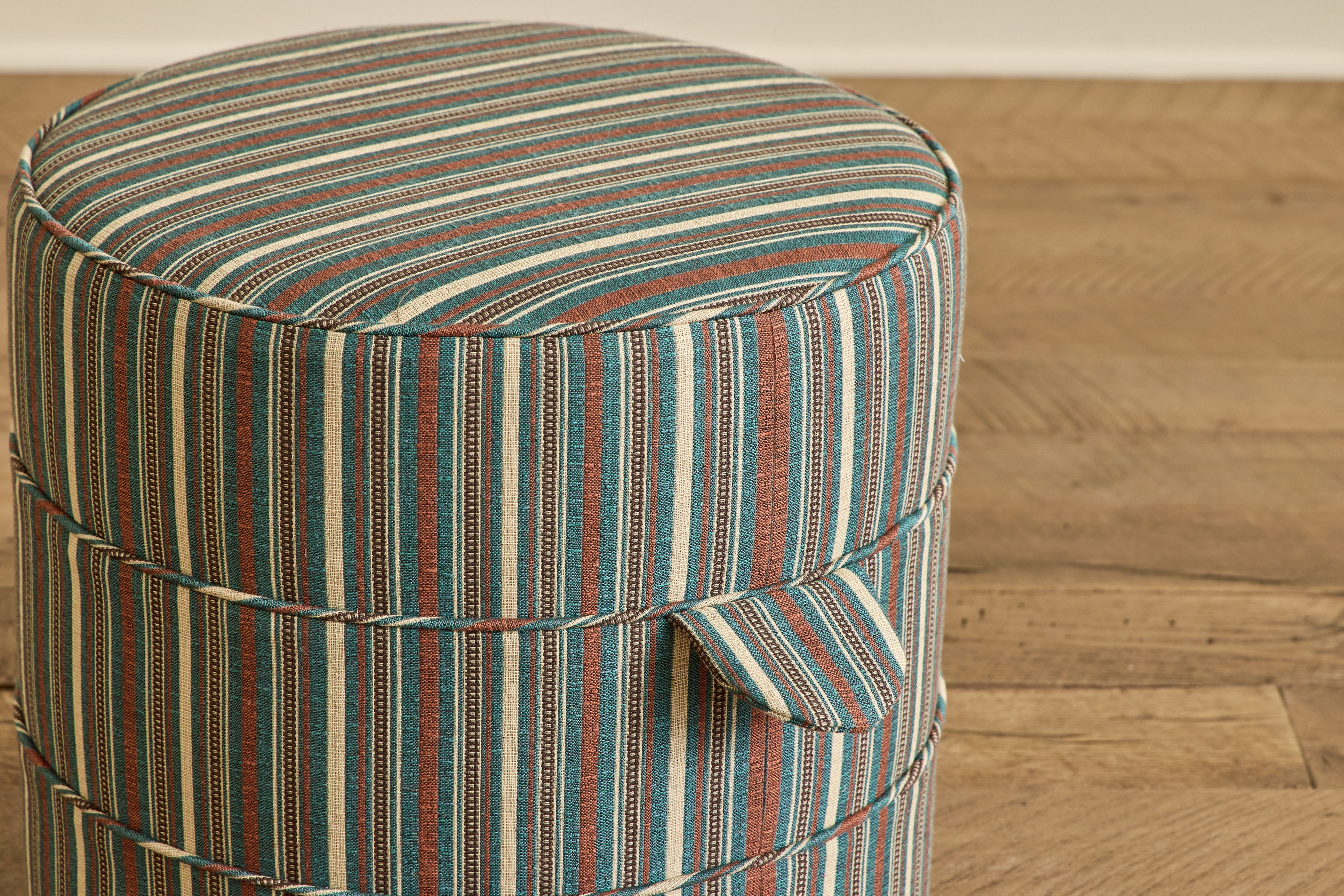Round Hassock, 17"