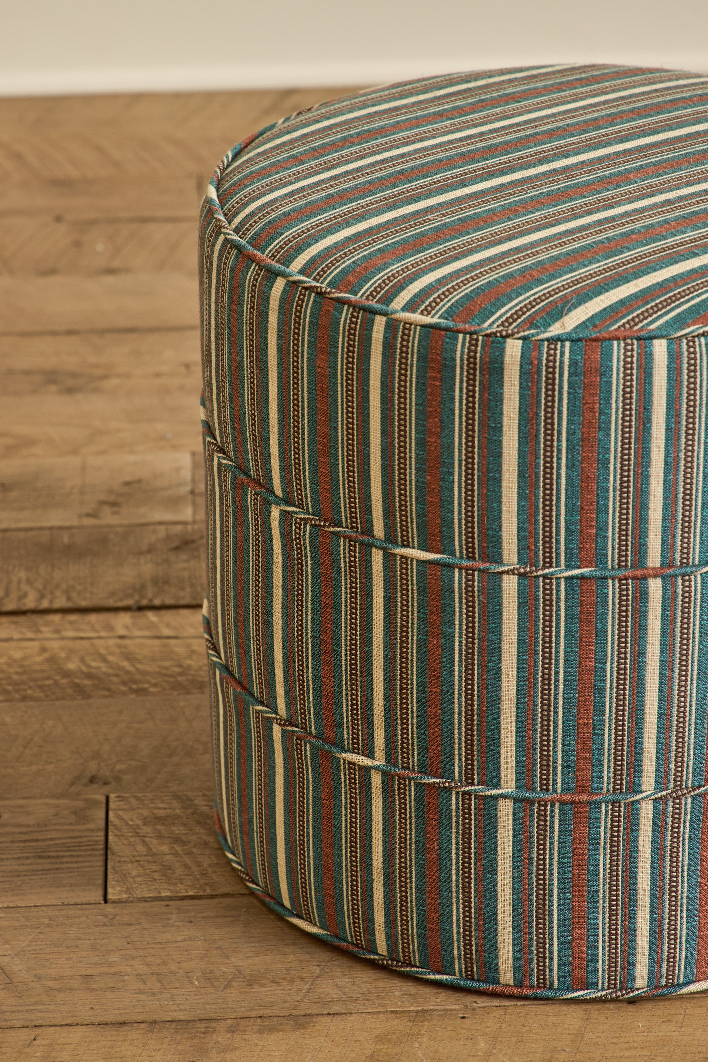 Round Hassock, 17"