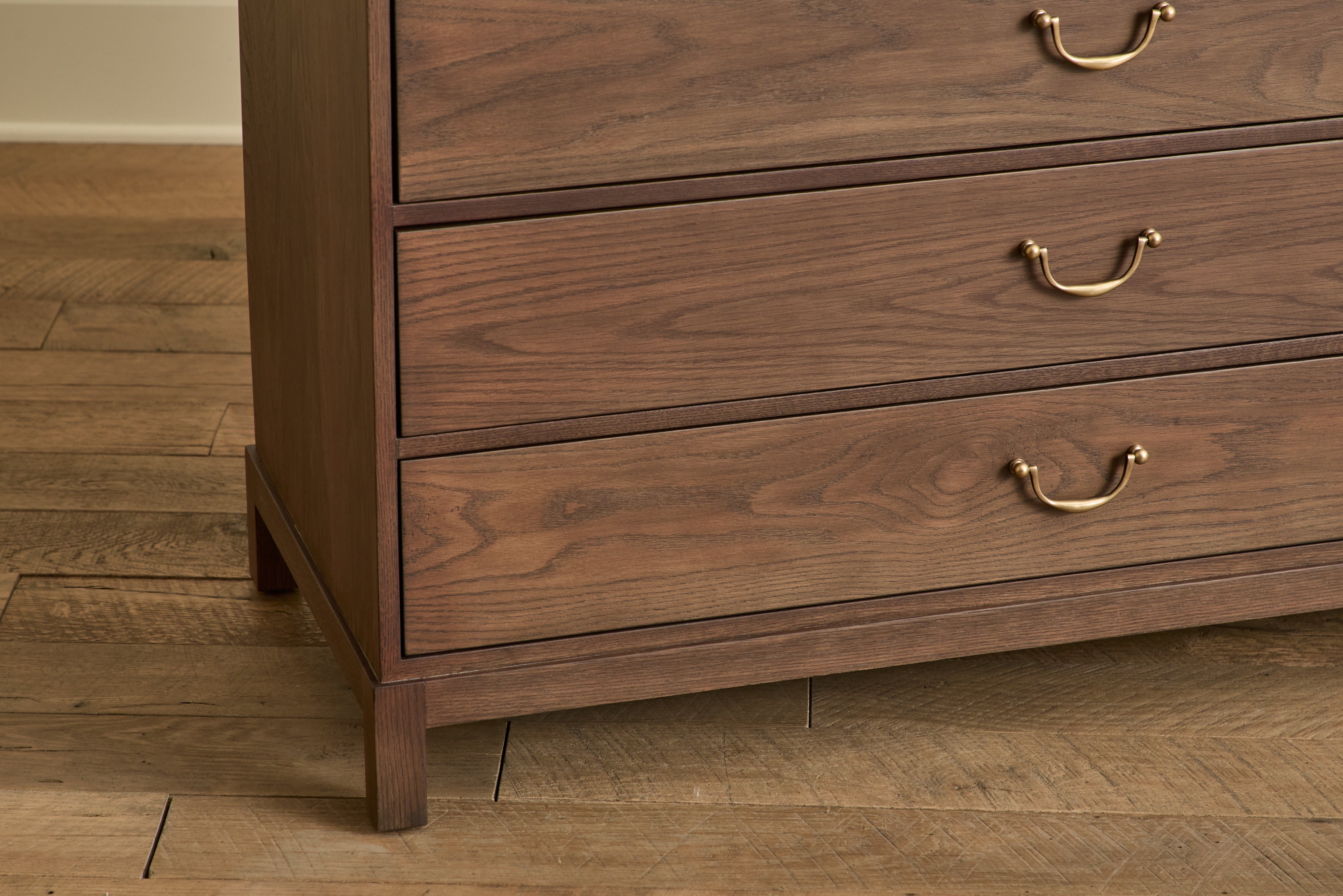 Campaign Dresser, 42"