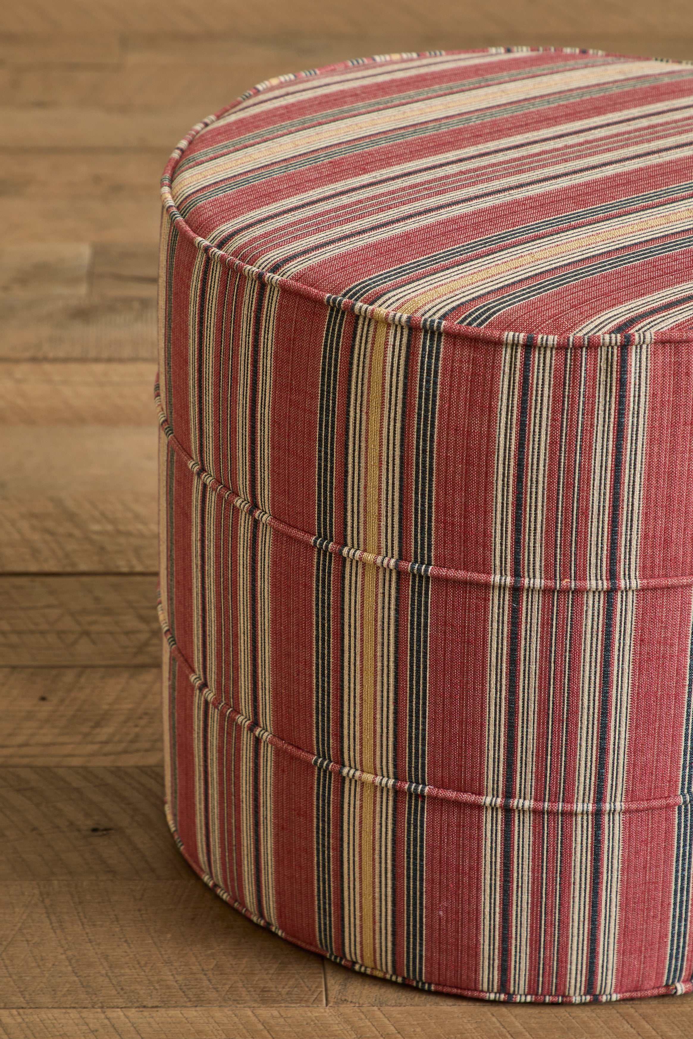 Round Hassock, Quick Ship