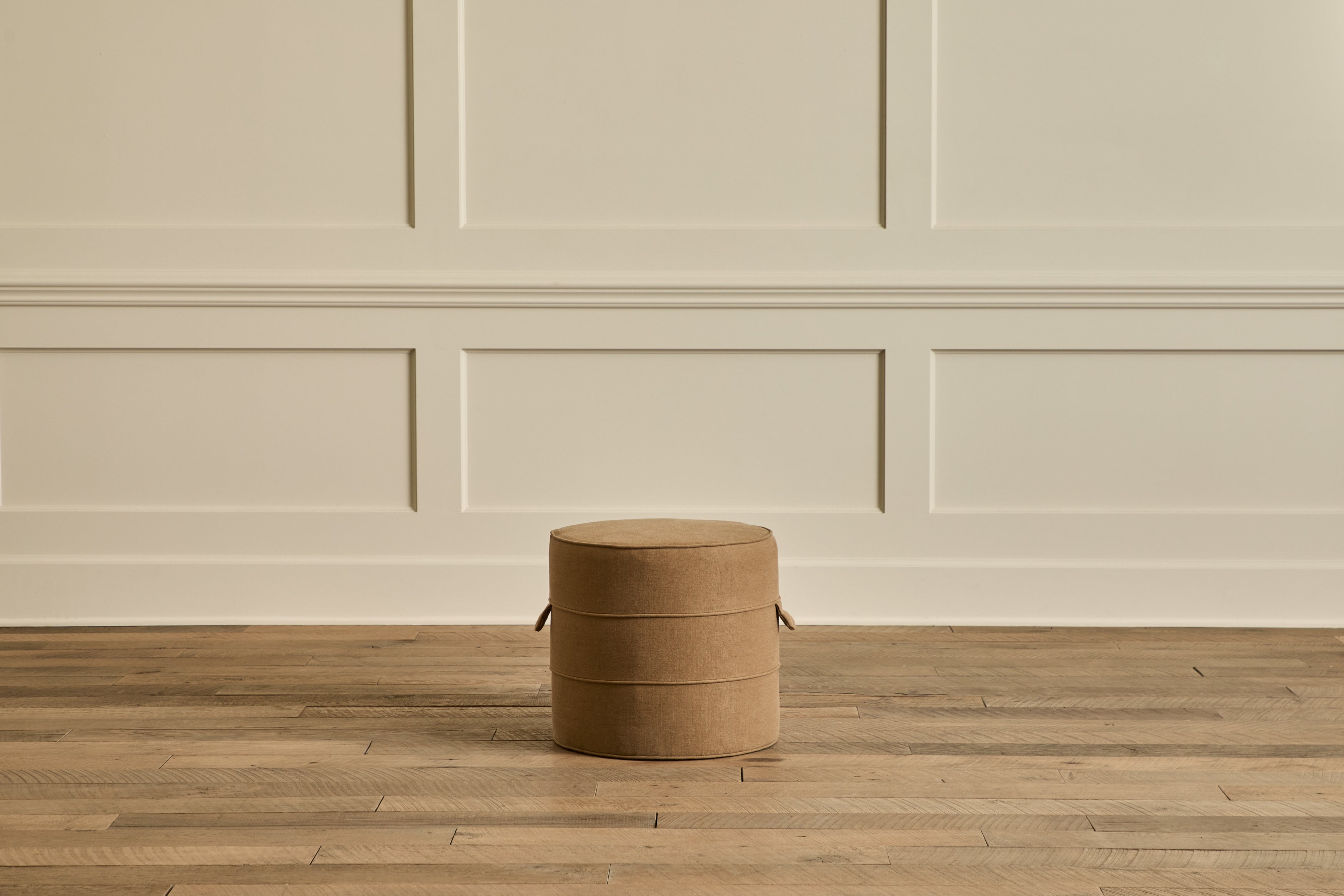 Round Hassock, Quick Ship