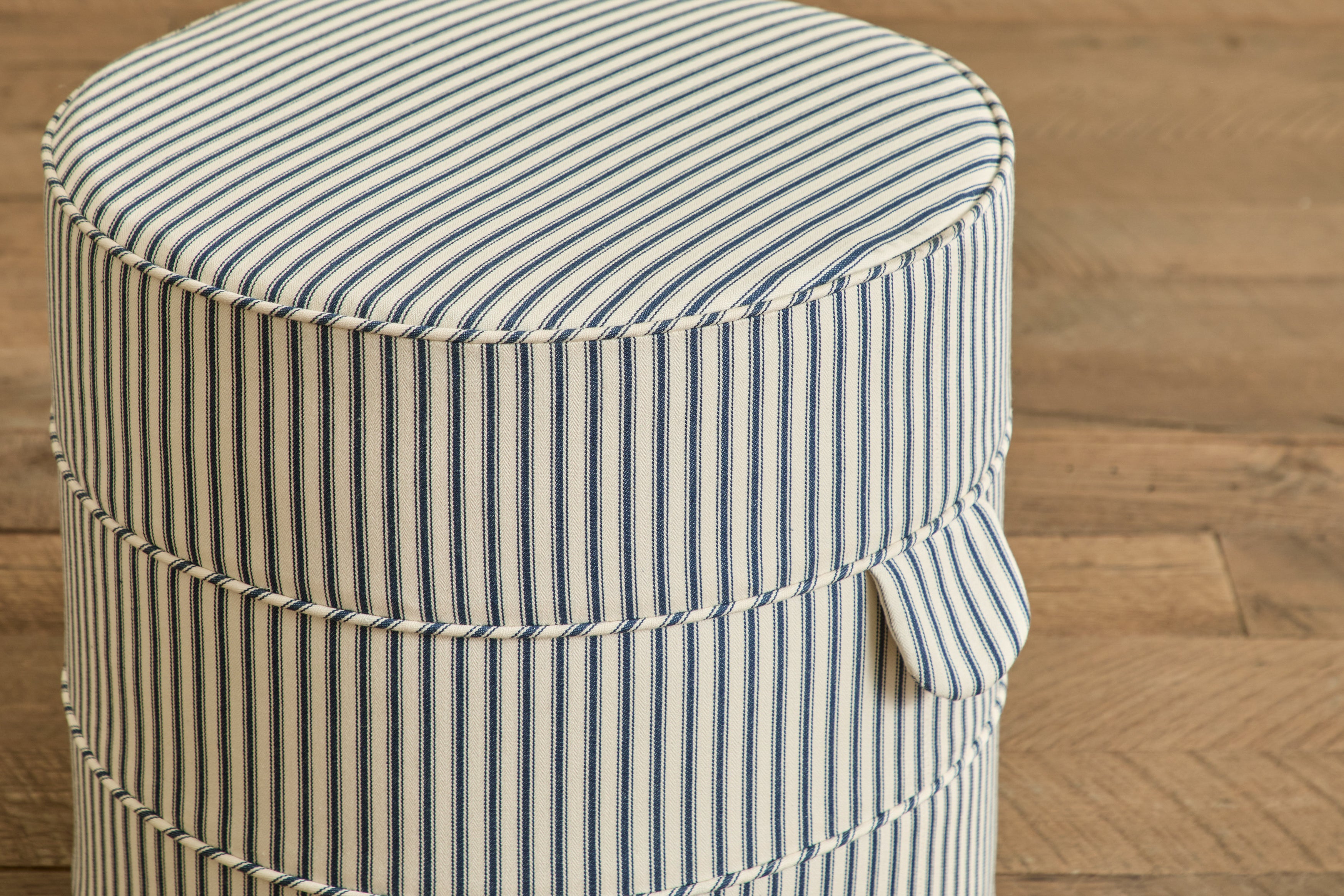 Round Hassock, Quick Ship