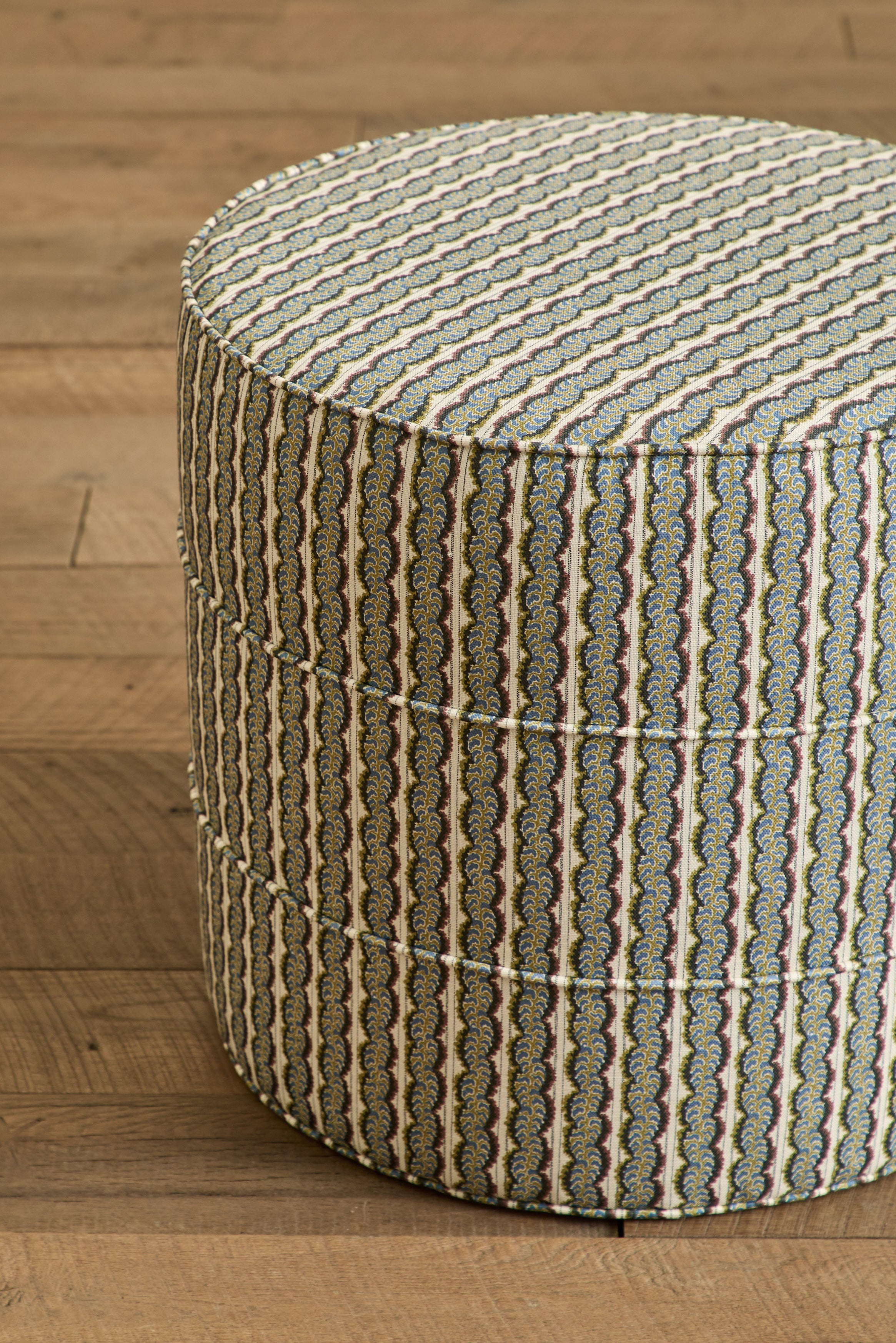 Round Hassock, Quick Ship