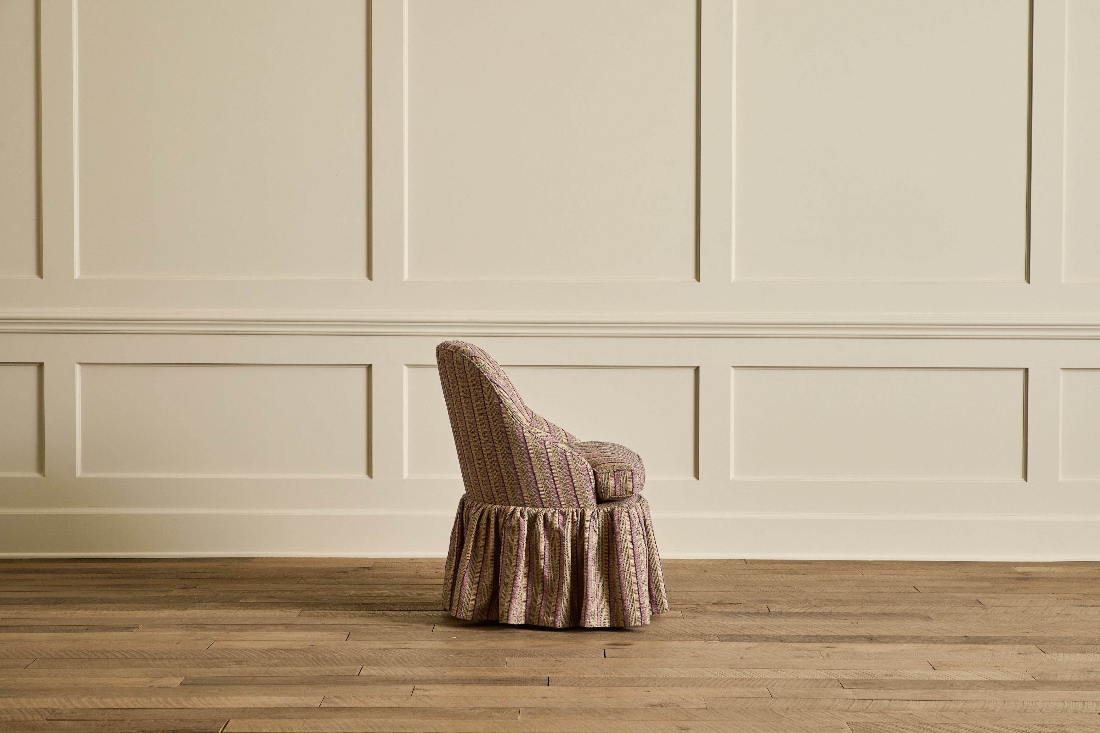 Skirted Cove Chair