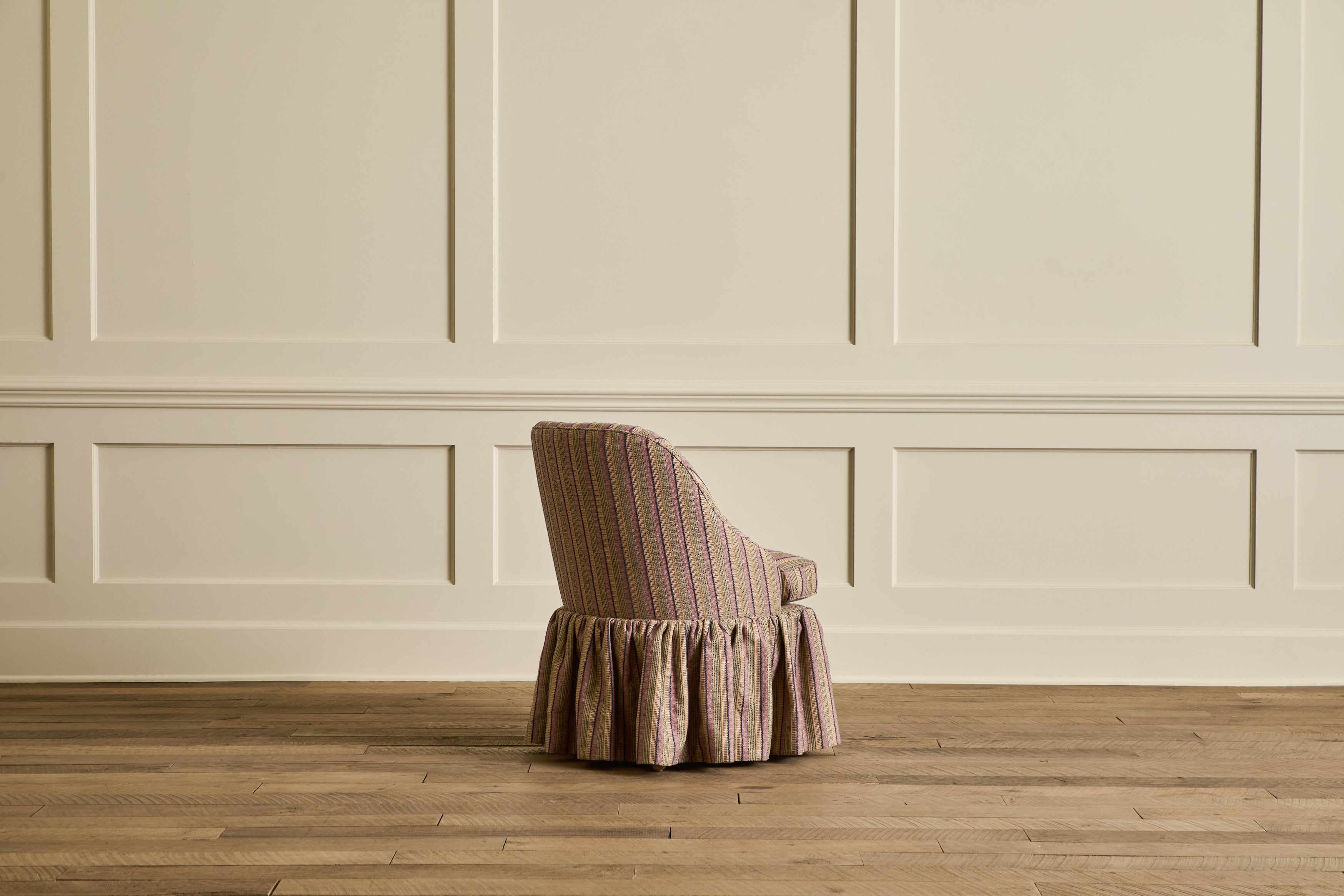 Skirted Cove Chair