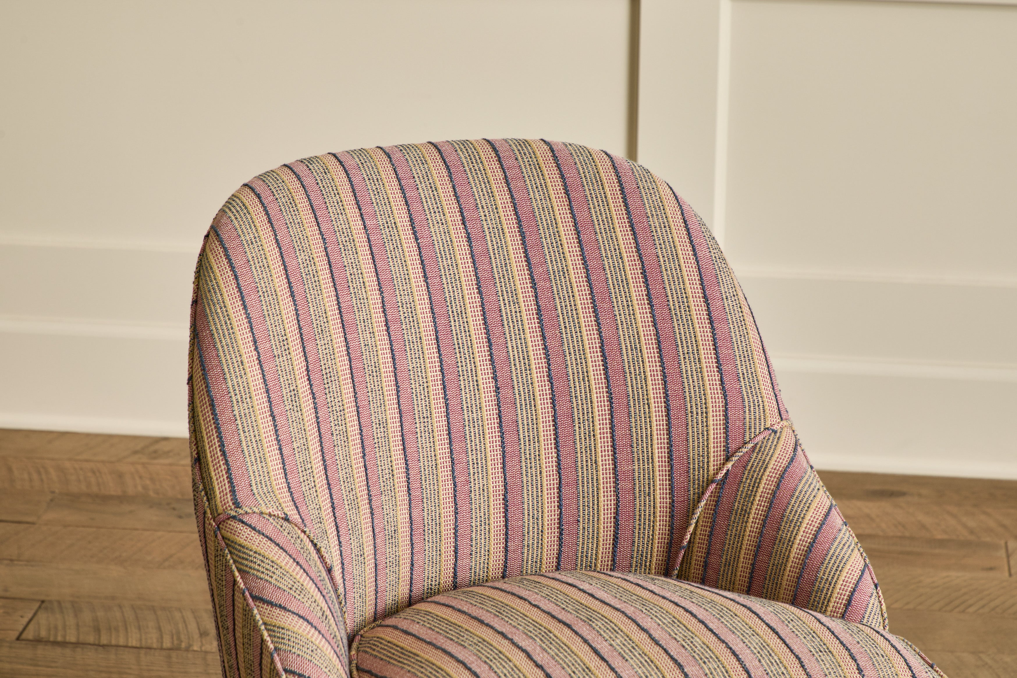 Skirted Cove Chair