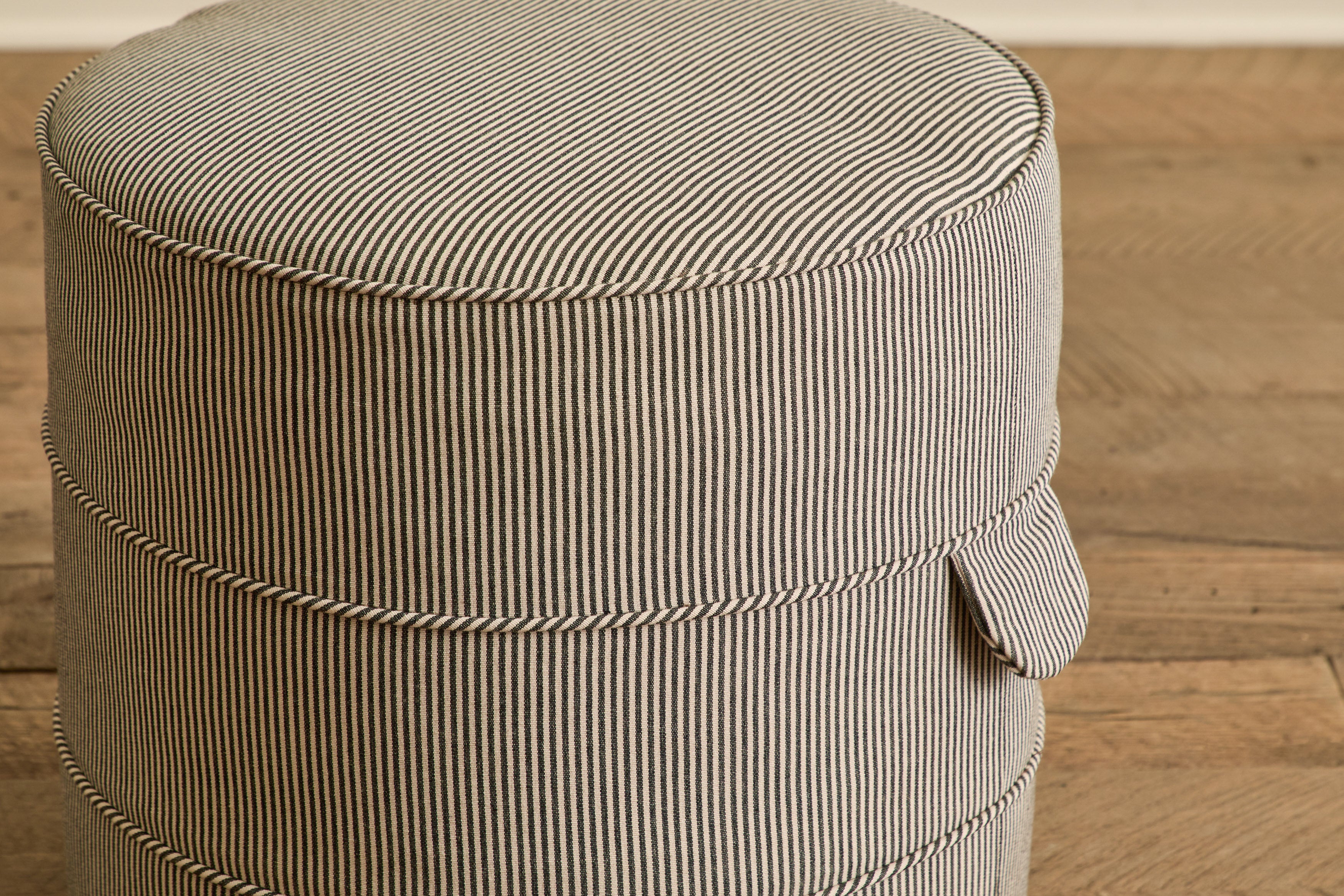 Round Hassock, 17"