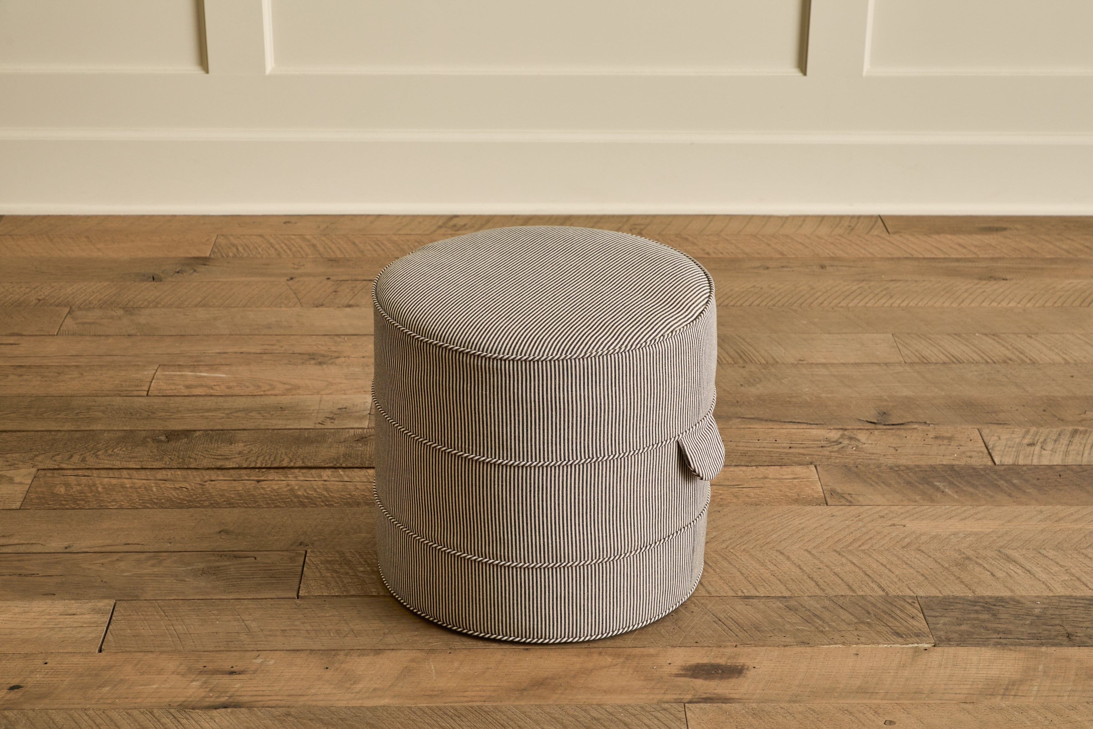 Round Hassock, 17"
