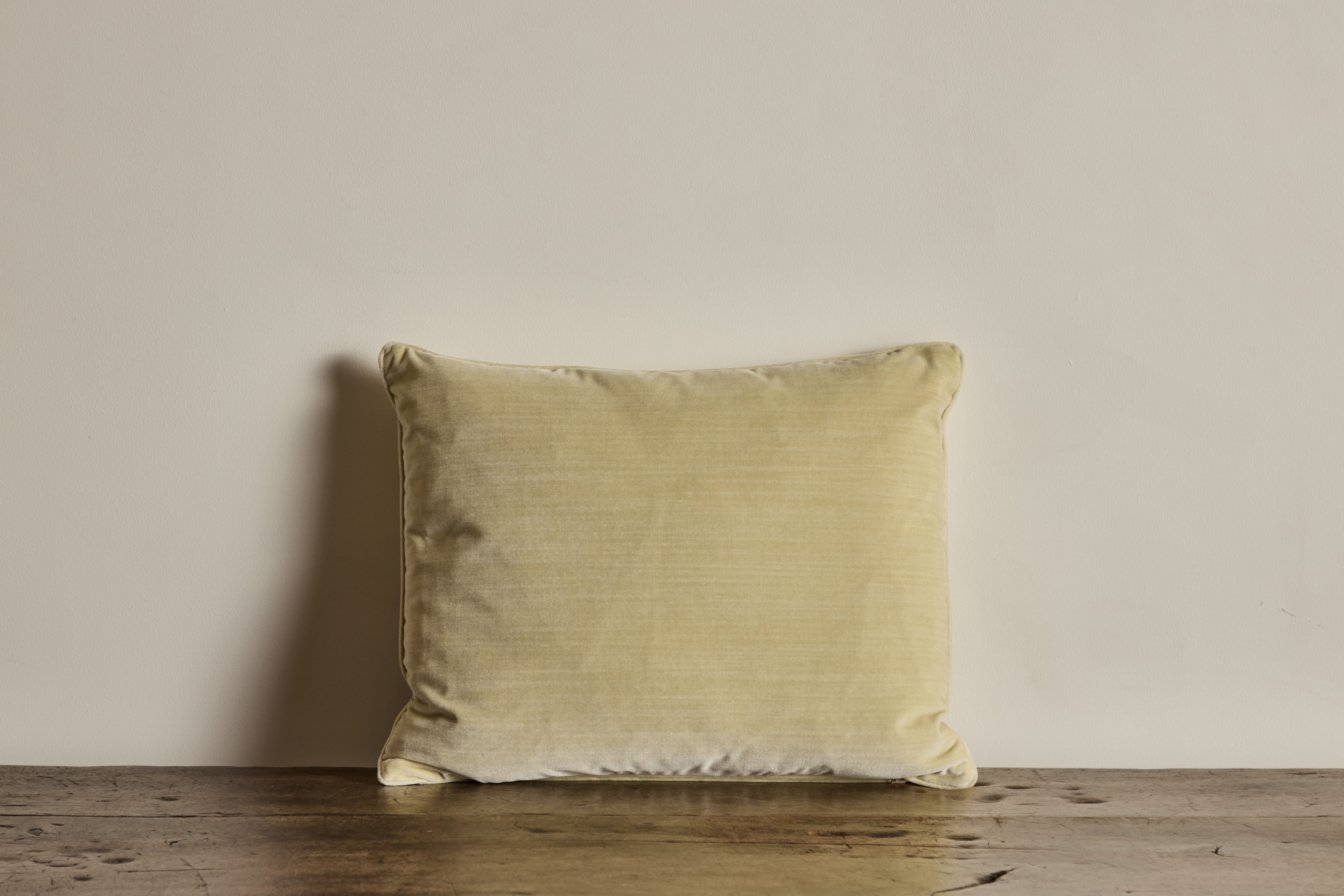 Velvet Pillow in Oolong